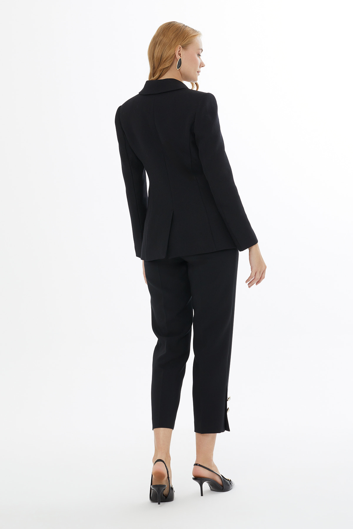 Düğmeli Kemerli Kadın Ceket