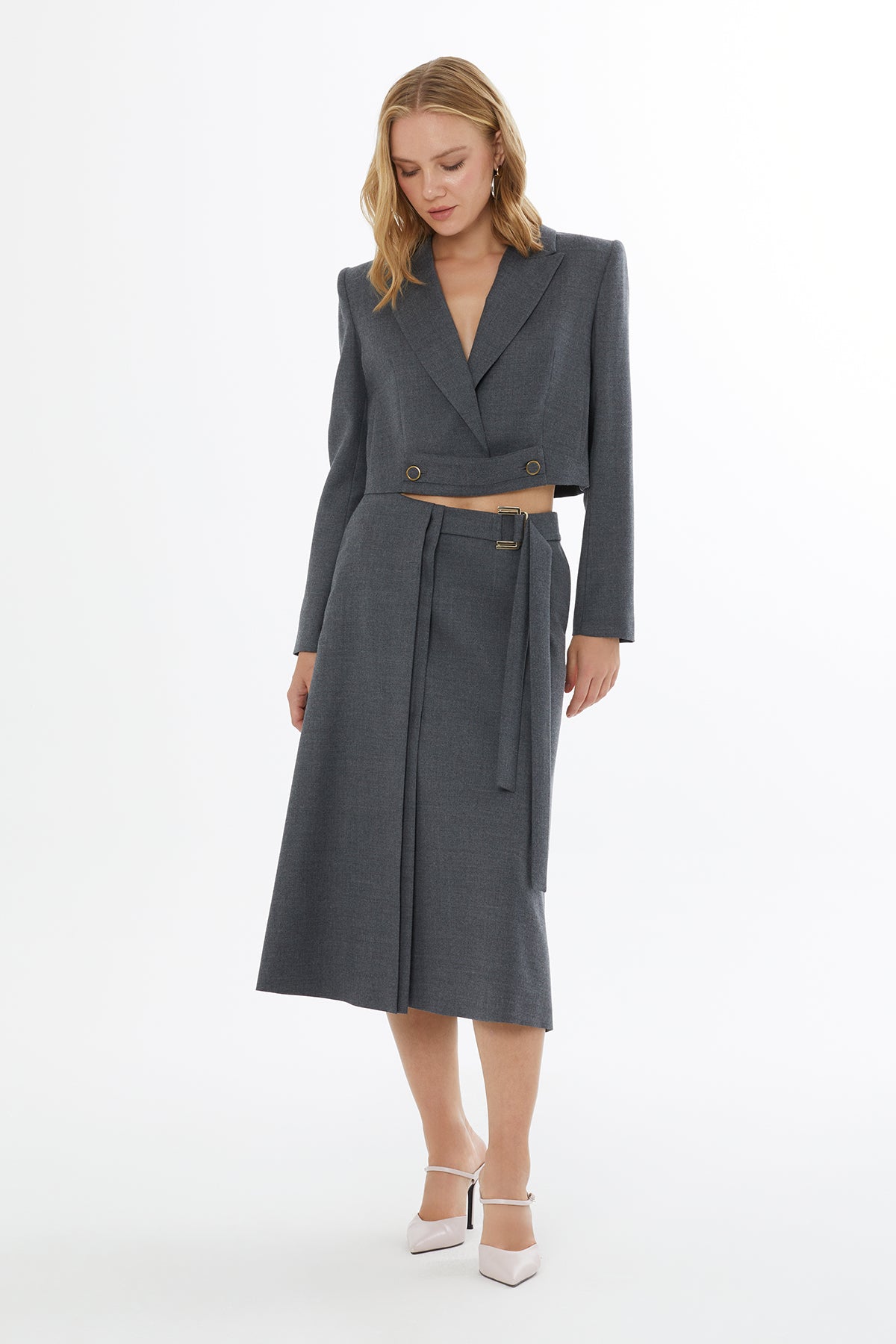 Düğmeli Çıtçıtlı Kısa Boylu Ceket