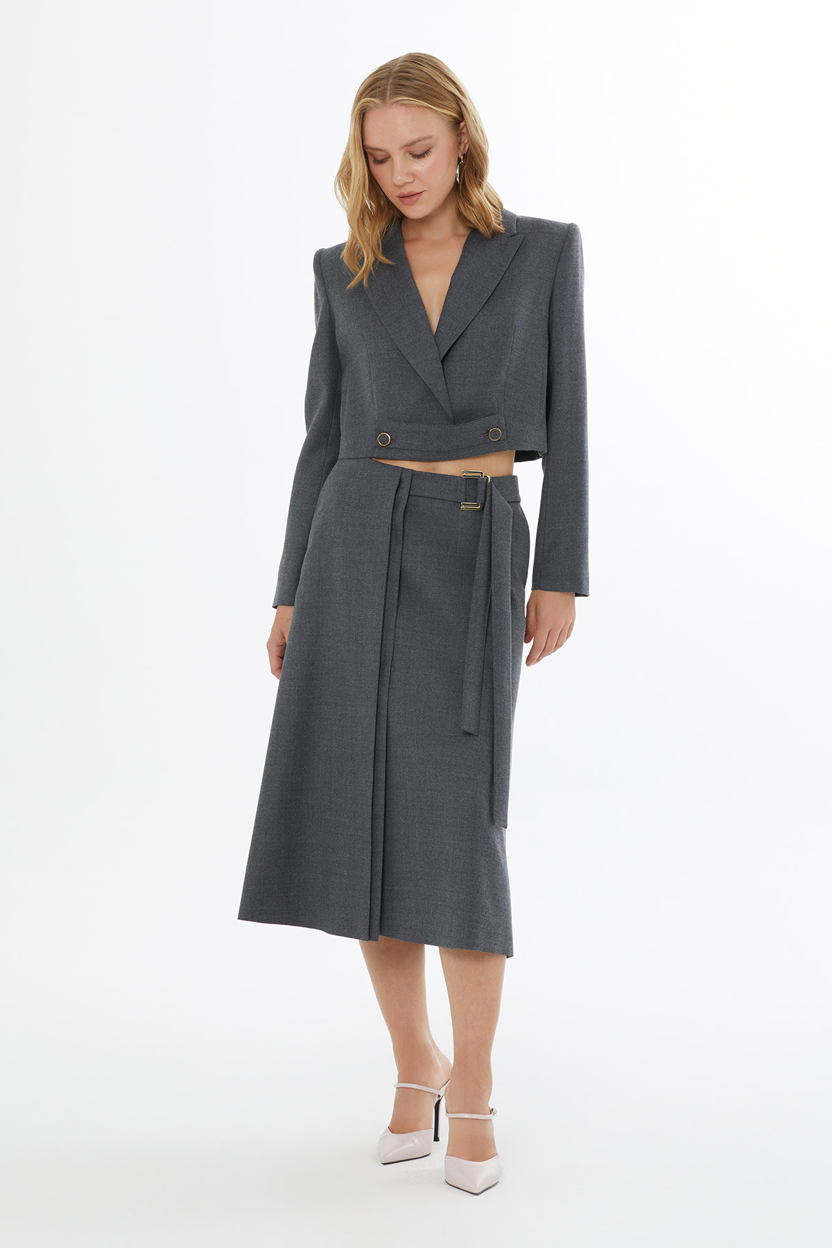 Düğmeli Çıtçıtlı Kısa Boylu Ceket