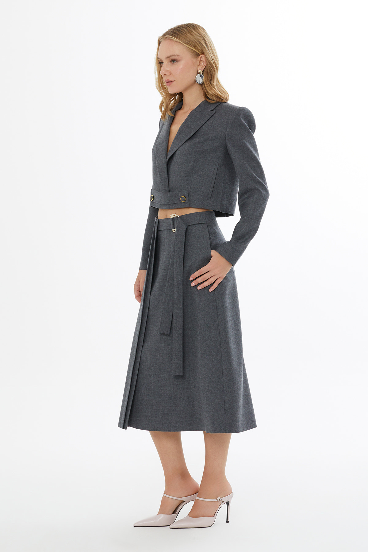 Düğmeli Çıtçıtlı Kısa Boylu Ceket