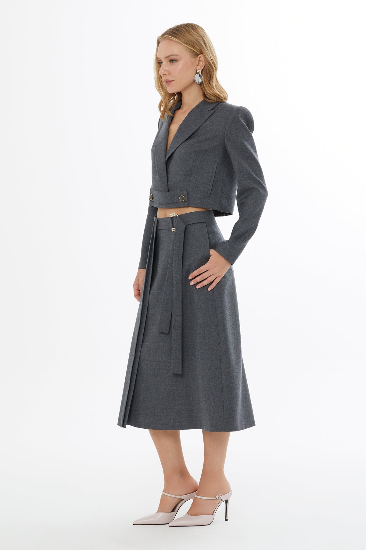 Düğmeli Çıtçıtlı Kısa Boylu Ceket