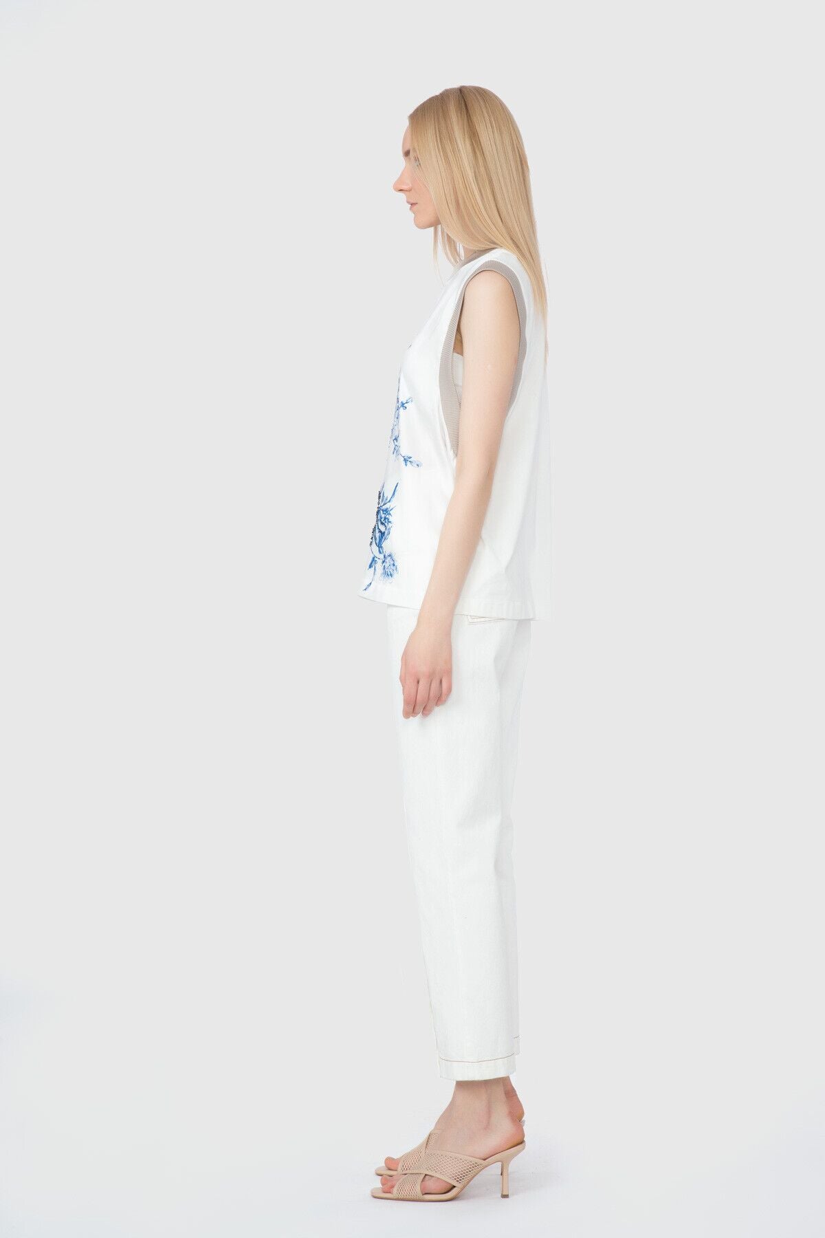 Saten Yüzey Garnili Baskılı İşlemeli Orijinal Bluz