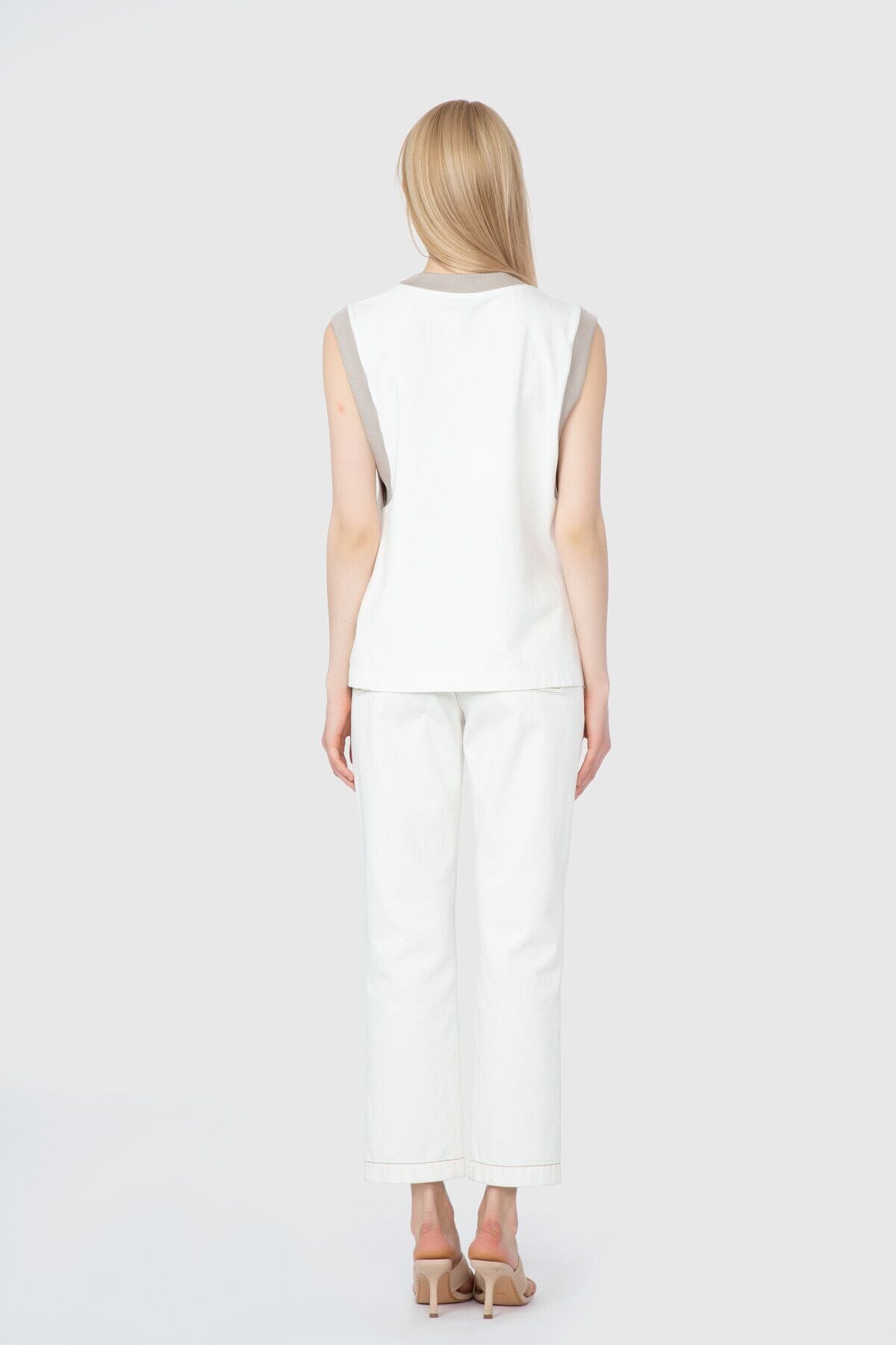 Saten Yüzey Garnili Baskılı İşlemeli Orijinal Bluz