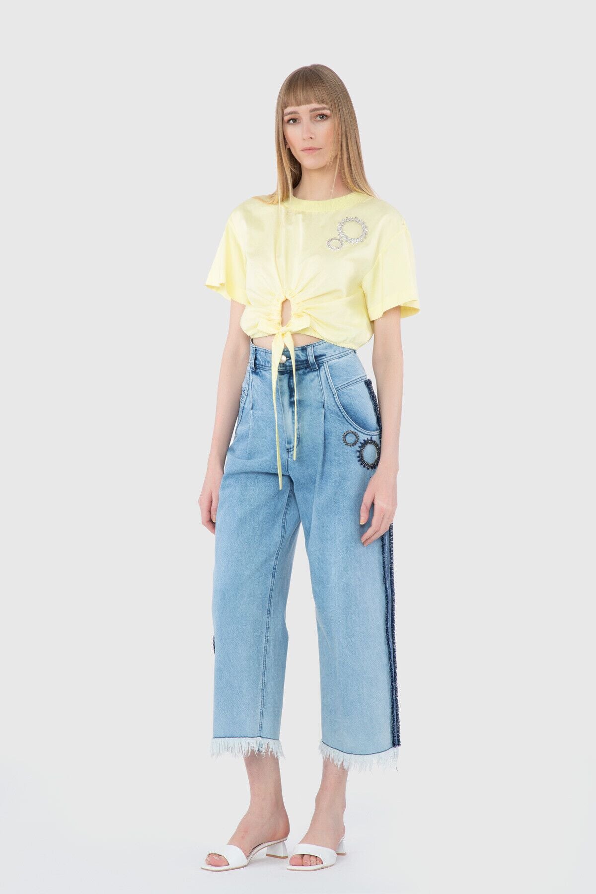 İşleme Detaylı Önden Büzgülü Crop Boy Poplin Bluz