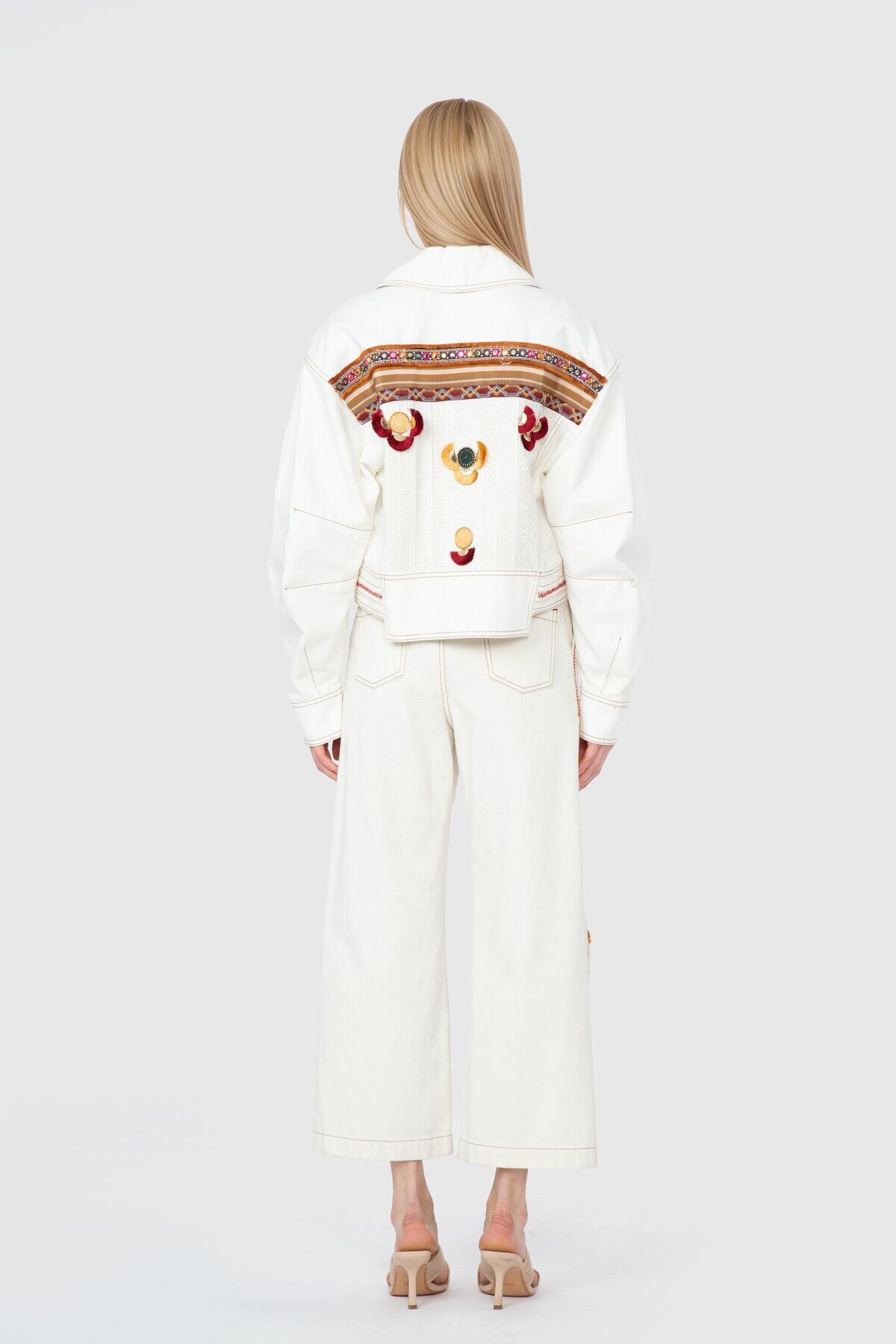 Etnik Şerit Aksesuar Detaylı Kontrast Kumaşlı Ceket