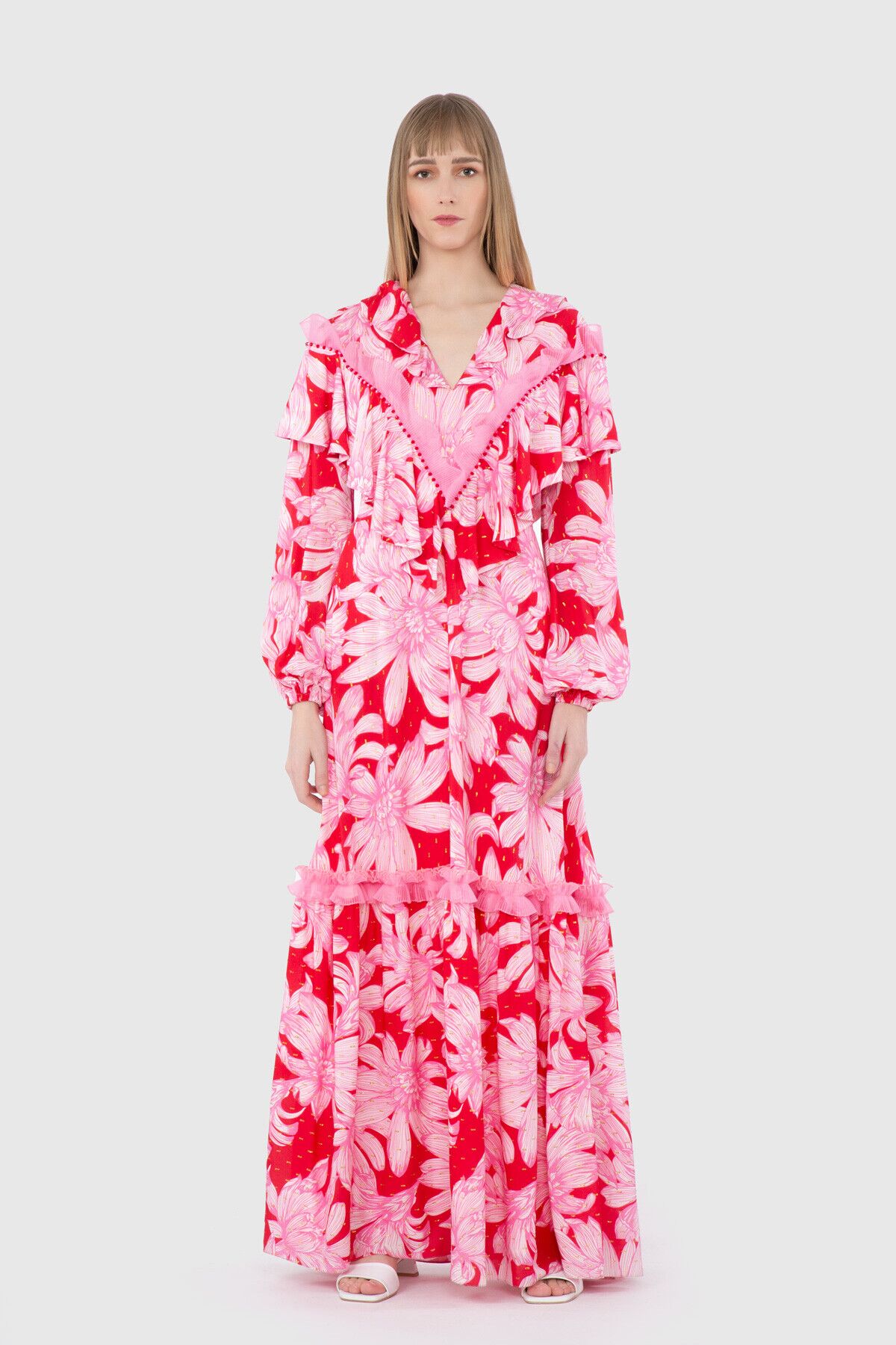 V Yakalı İşleme Detaylı Elbise