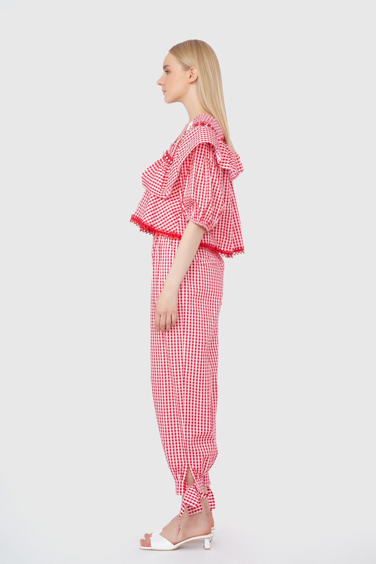 Bilekten Bağlama Detaylı Pantolon