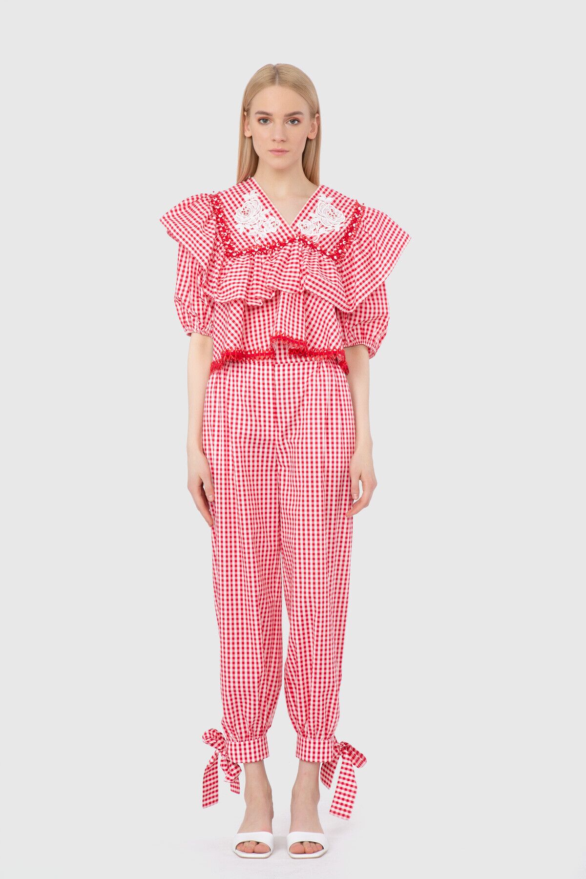 Bilekten Bağlama Detaylı Pantolon