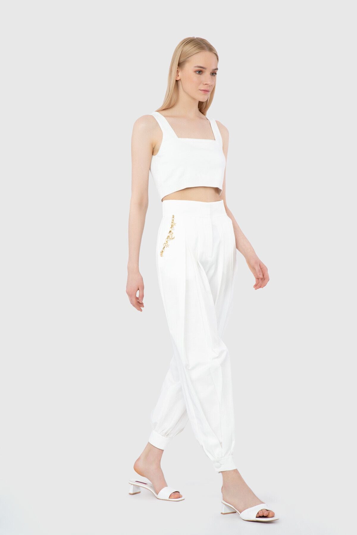 Yüksek Bel Aksesuar Detaylı Bilek Boy Pantolon