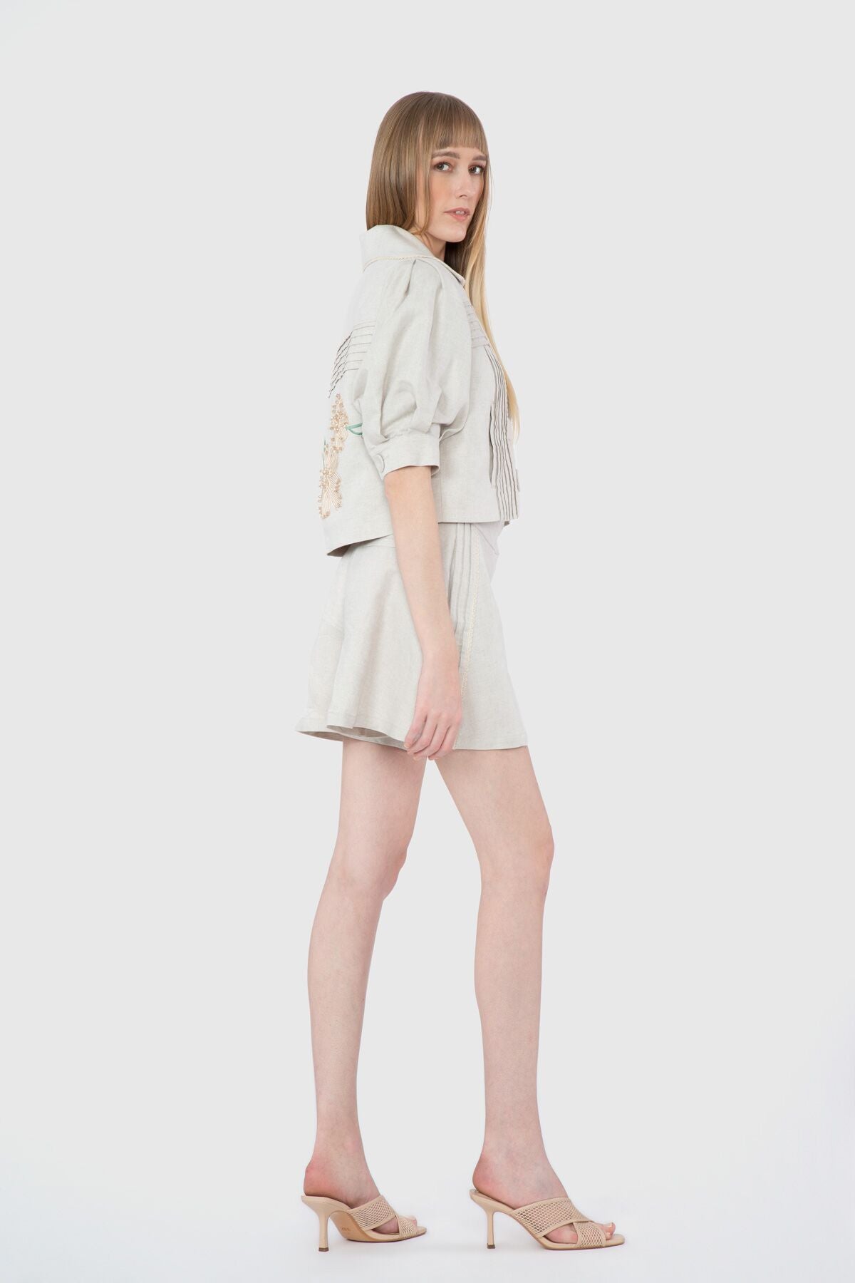 Nakış Ve Nervür Detaylı Kısa Kutu Ceket