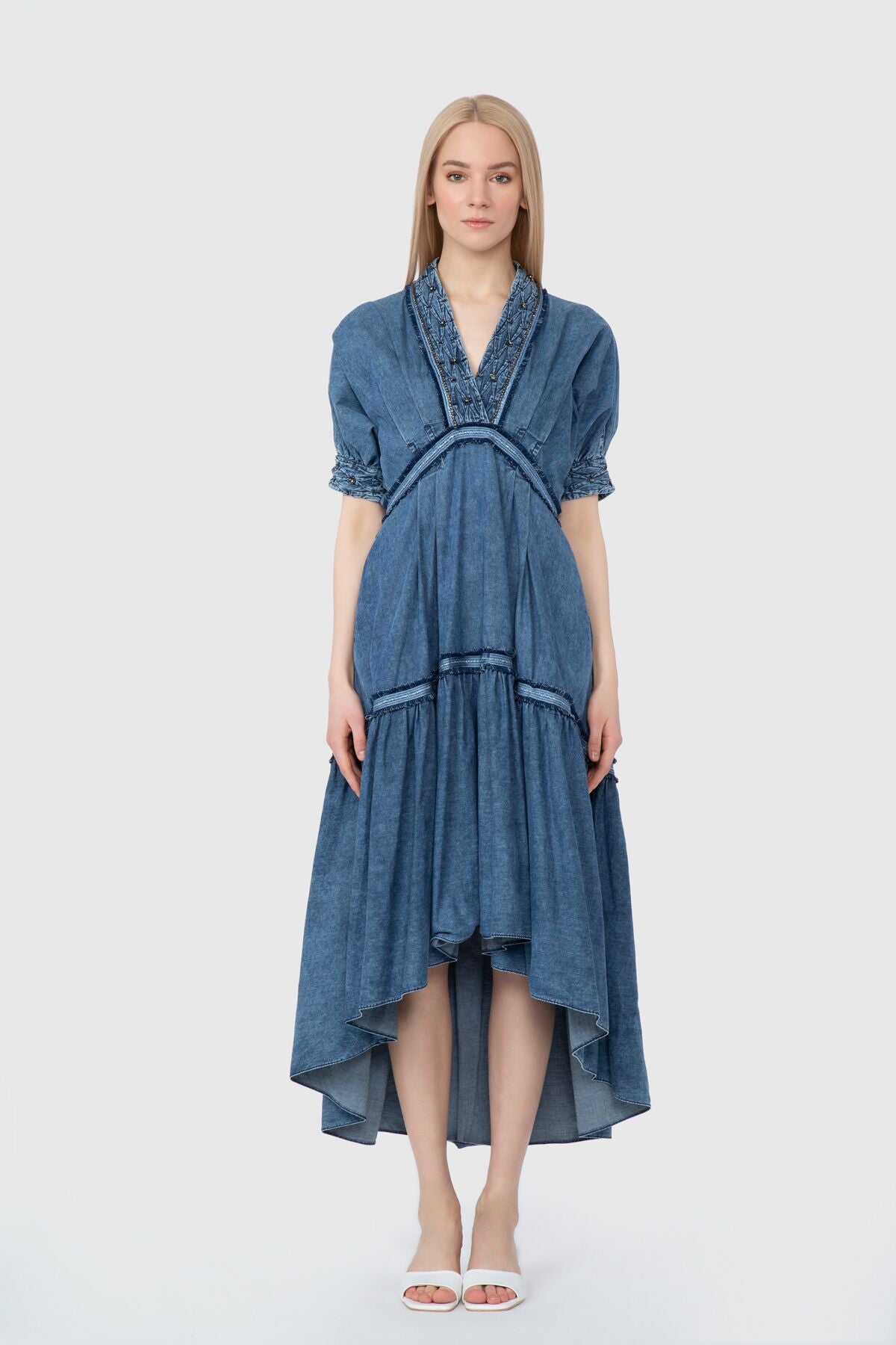 Dikiş Detaylı V Yaka Büzgülü Midi Boy Jean Elbise