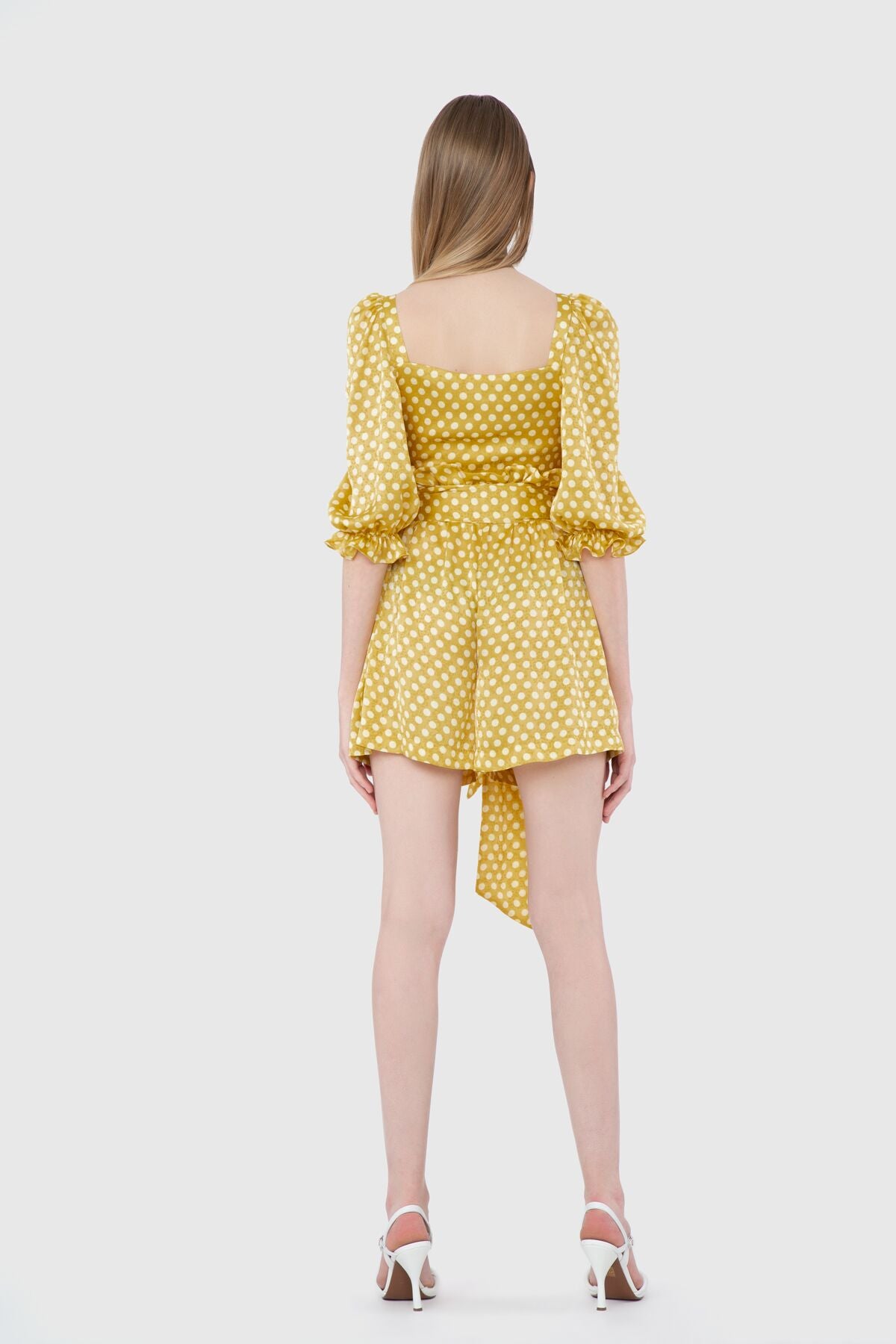 Beli Fırfırlı Ve Bağlamalı Şort