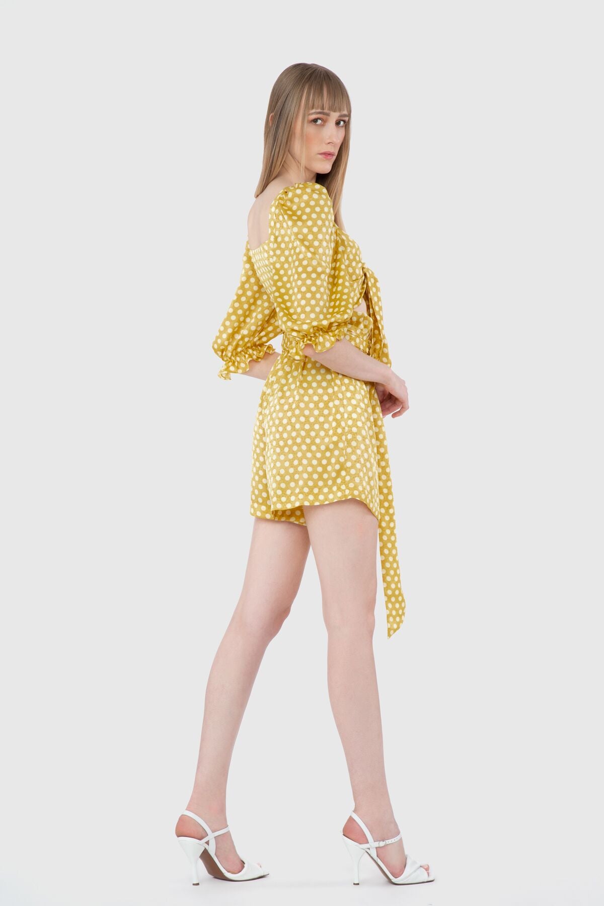 Beli Fırfırlı Ve Bağlamalı Şort