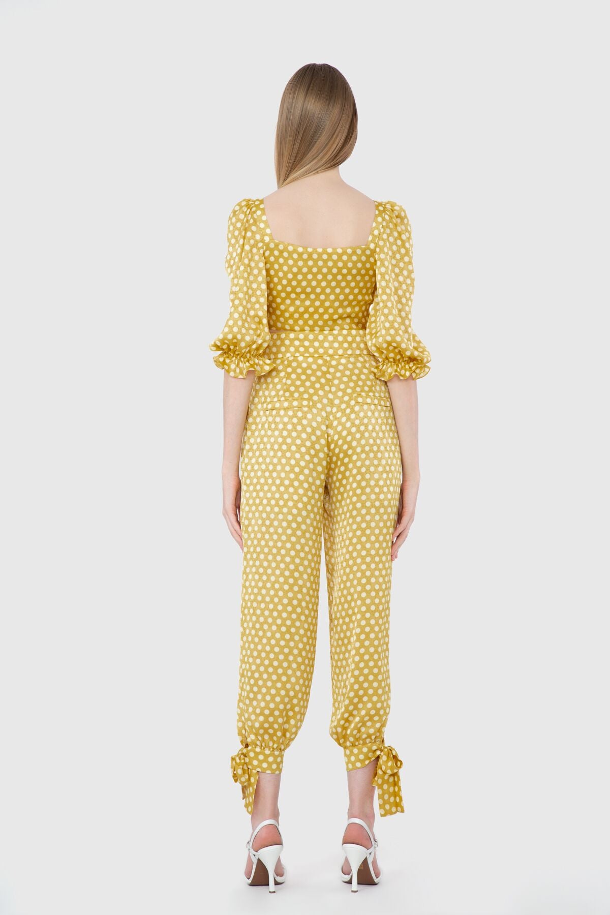 Yüksek Bel Paçası Bağlamalı Rahat Pantolon