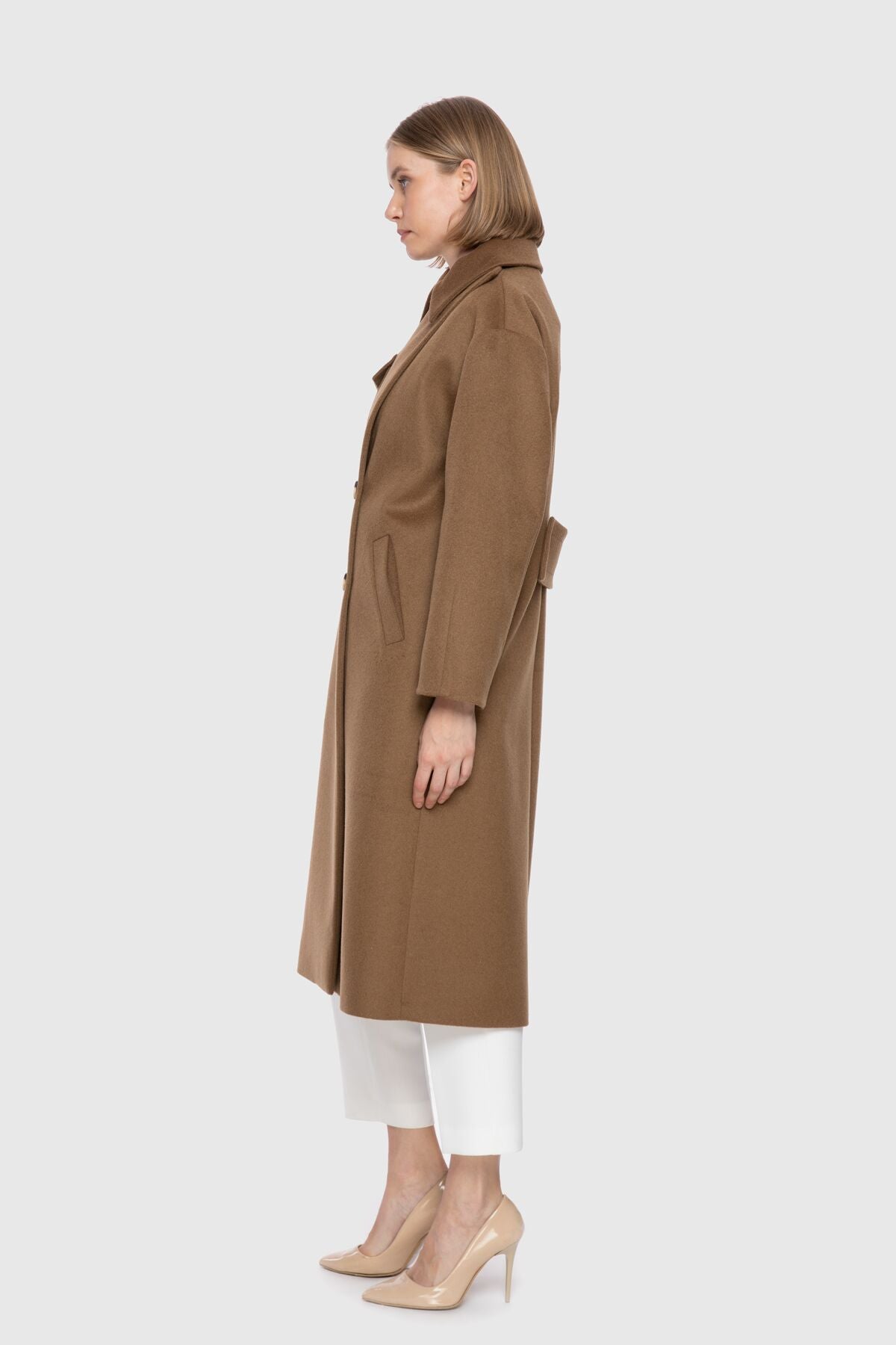 Asimetrik Yaka Detaylı Kaşe Kaban