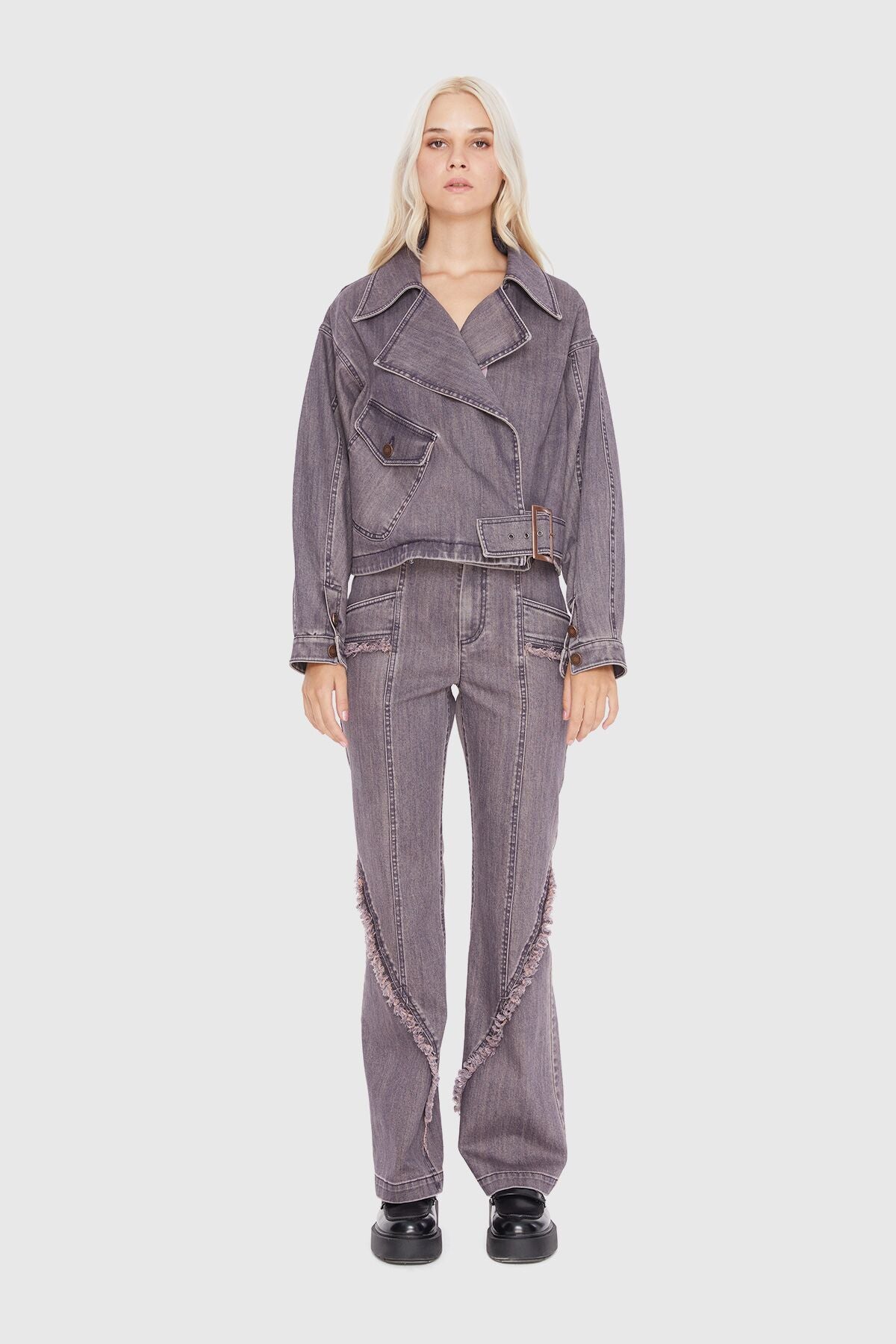 Püskül Ve Kup Detaylı Jean Pantolon