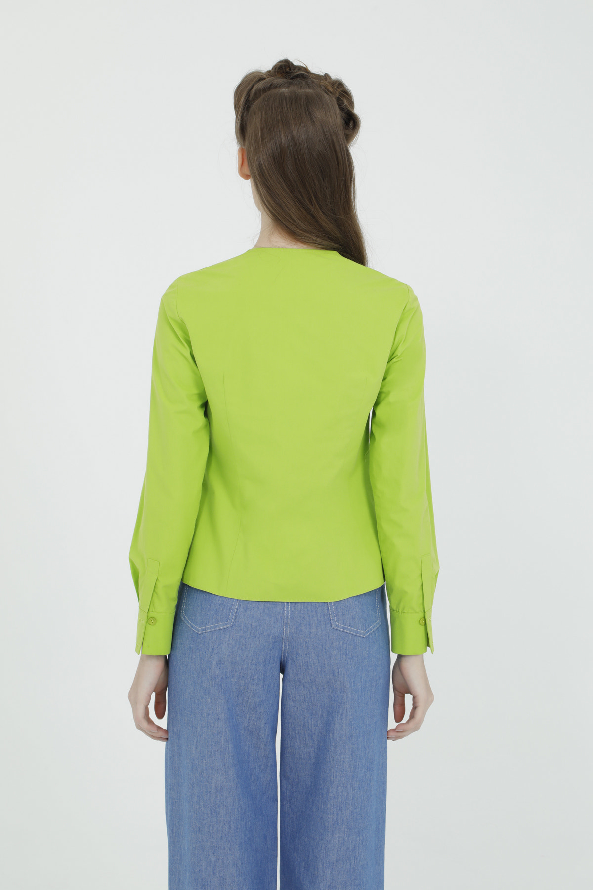 Önü Fiyonk Bağlama Detaylı Kare Yaka Yeşil Gömlek