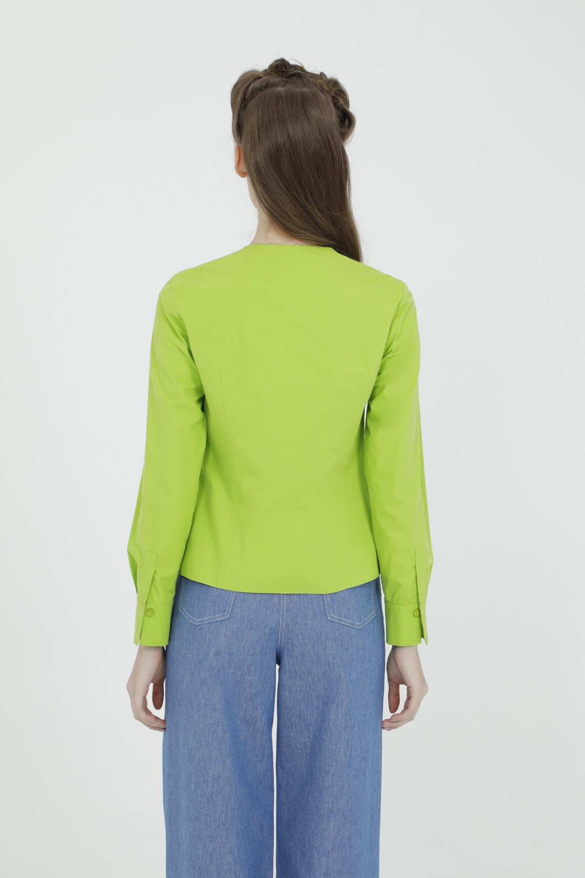 Önü Fiyonk Bağlama Detaylı Kare Yaka Yeşil Gömlek