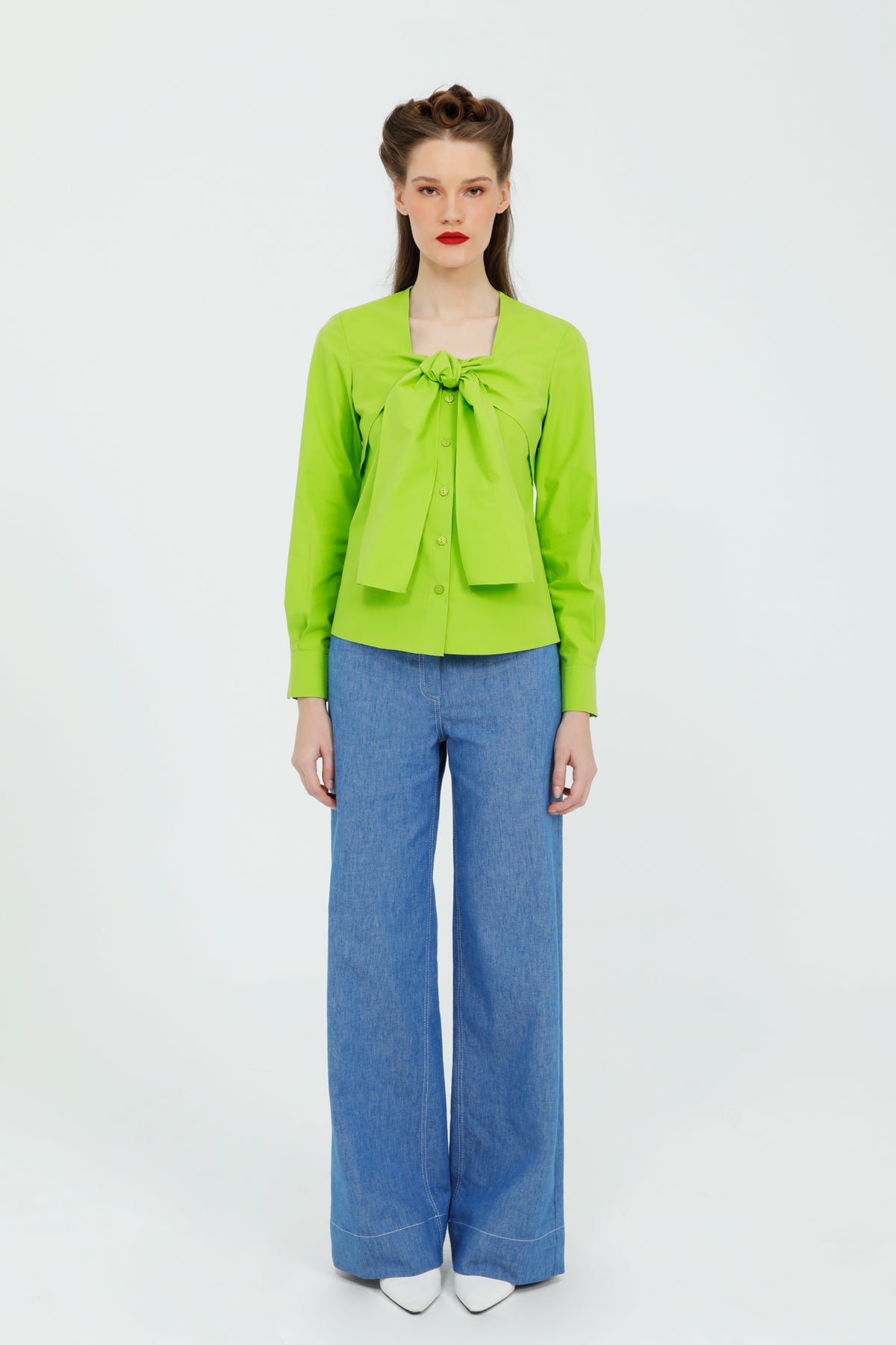 Önü Fiyonk Bağlama Detaylı Kare Yaka Yeşil Gömlek