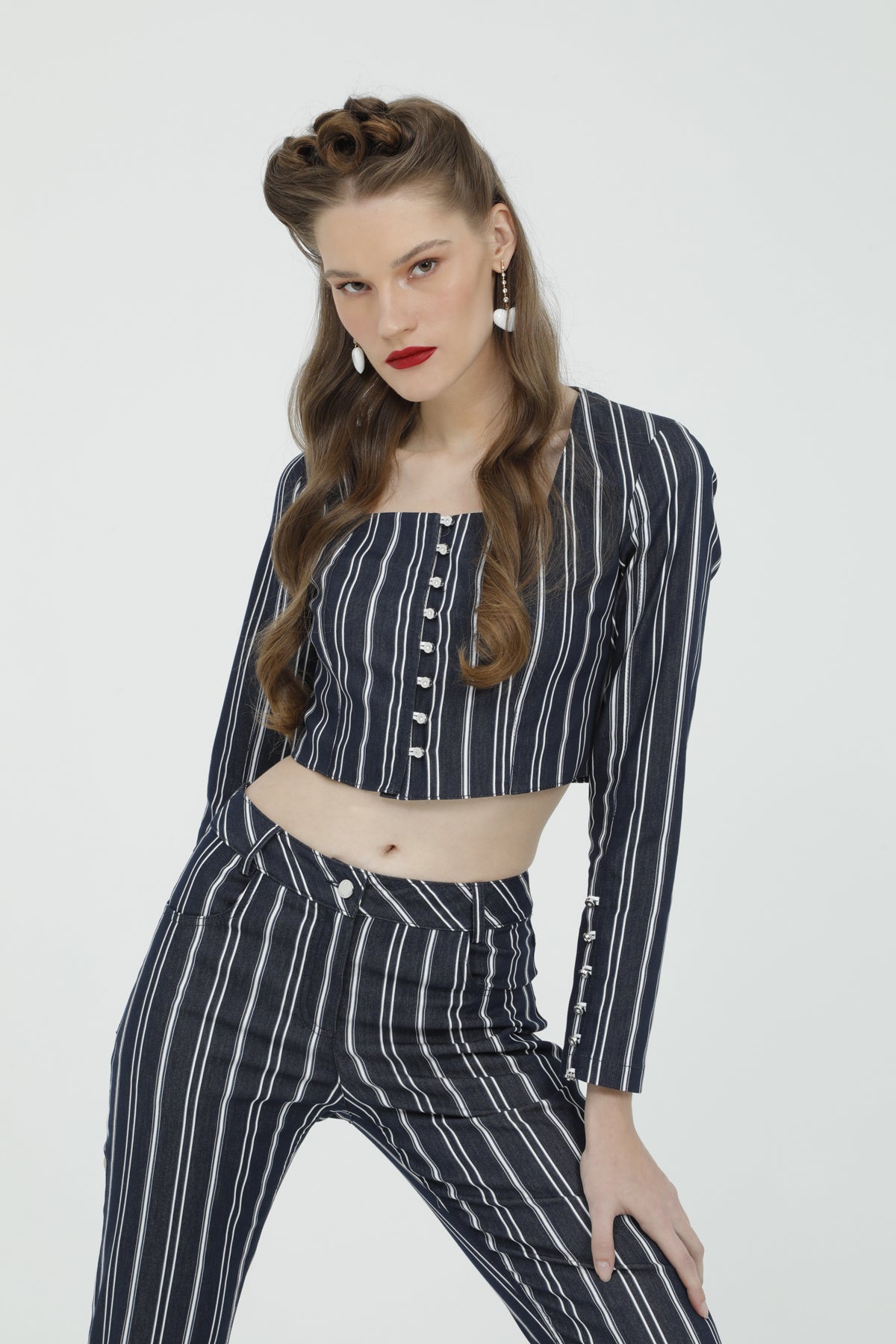 Düğme Detaylı Çizgili Kumaş Crop Bluz