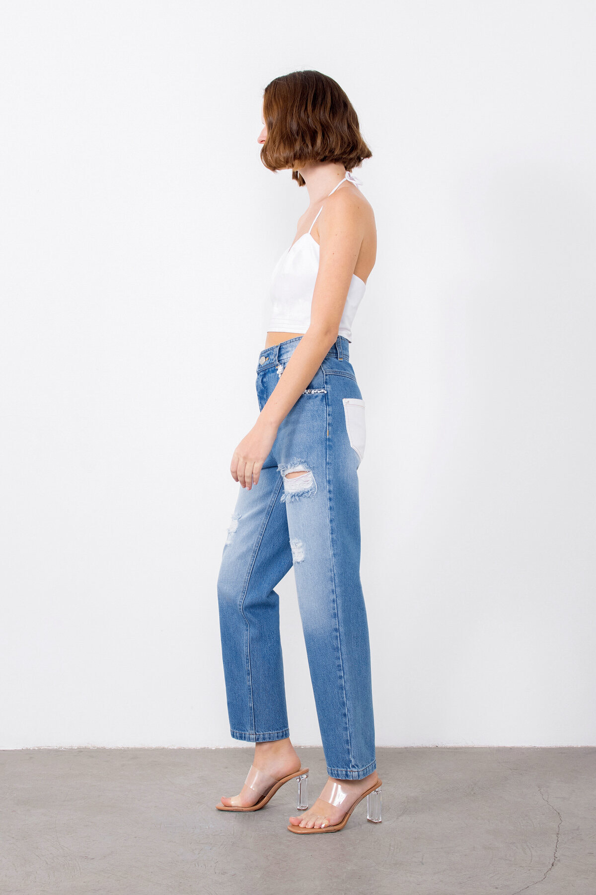 Boyundan Bağlama Detaylı İnci İşlemeli Arkadan Bağlamalı Top