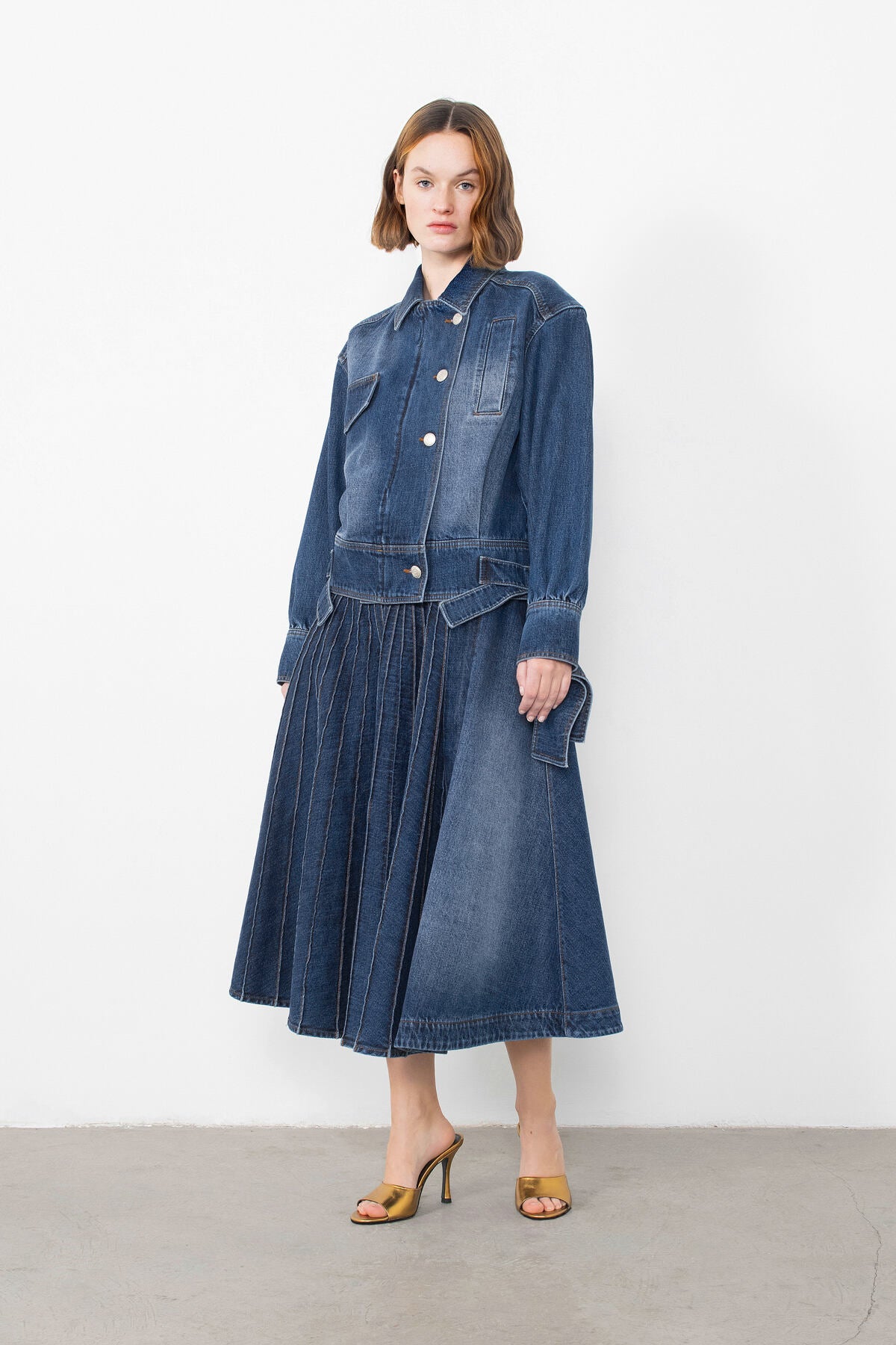 Metal Tokalı İşleme Detaylı Asimetrik Jean Ceket