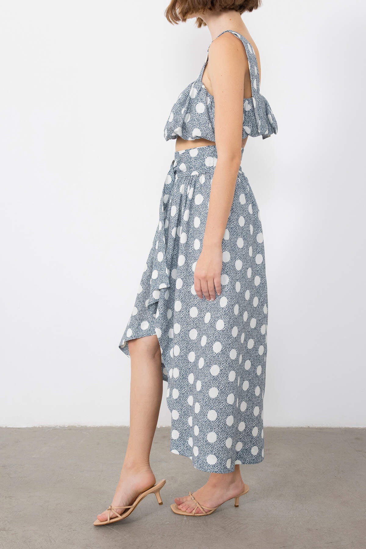 Asimetrik Yırtmaçlı Etek