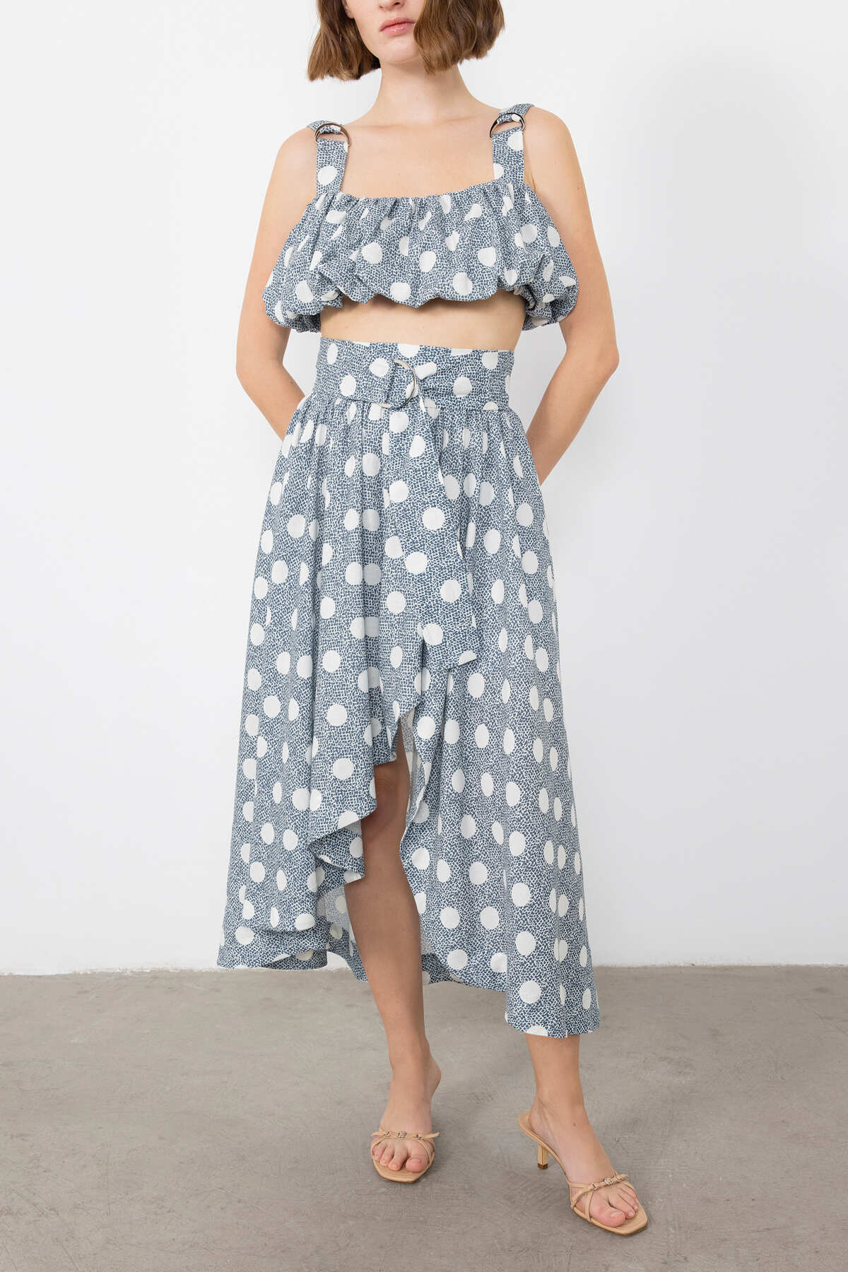 Asimetrik Yırtmaçlı Etek