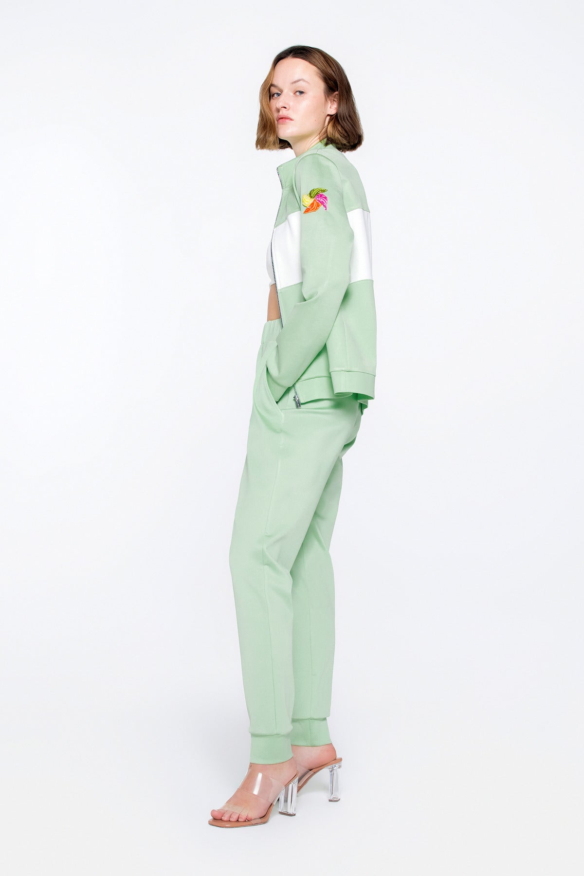 Kol Nakış Aplike Detaylı Önden Fermuarlı Sweatshirt