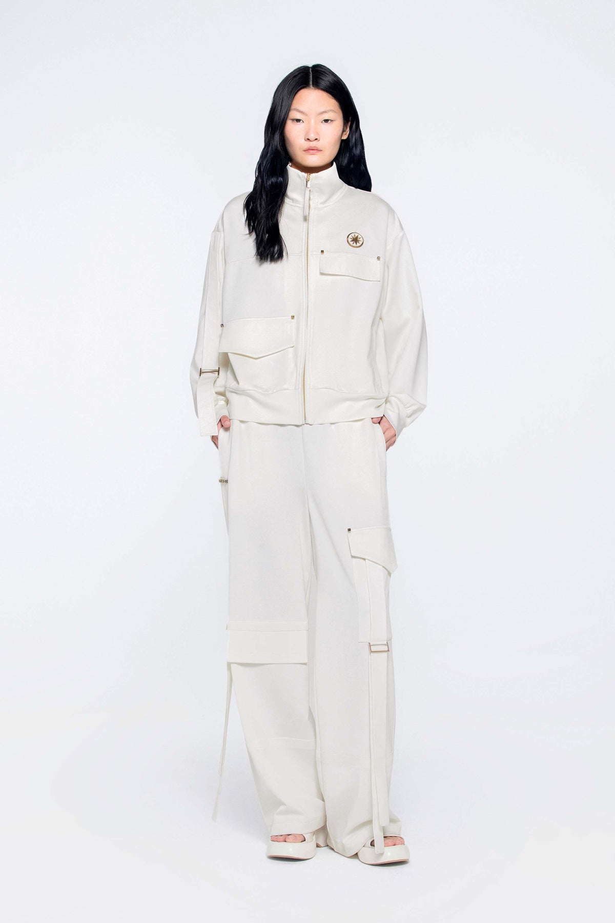 Küp Boncuk Detaylı Pleksili Dik Yaka Şık Ceket