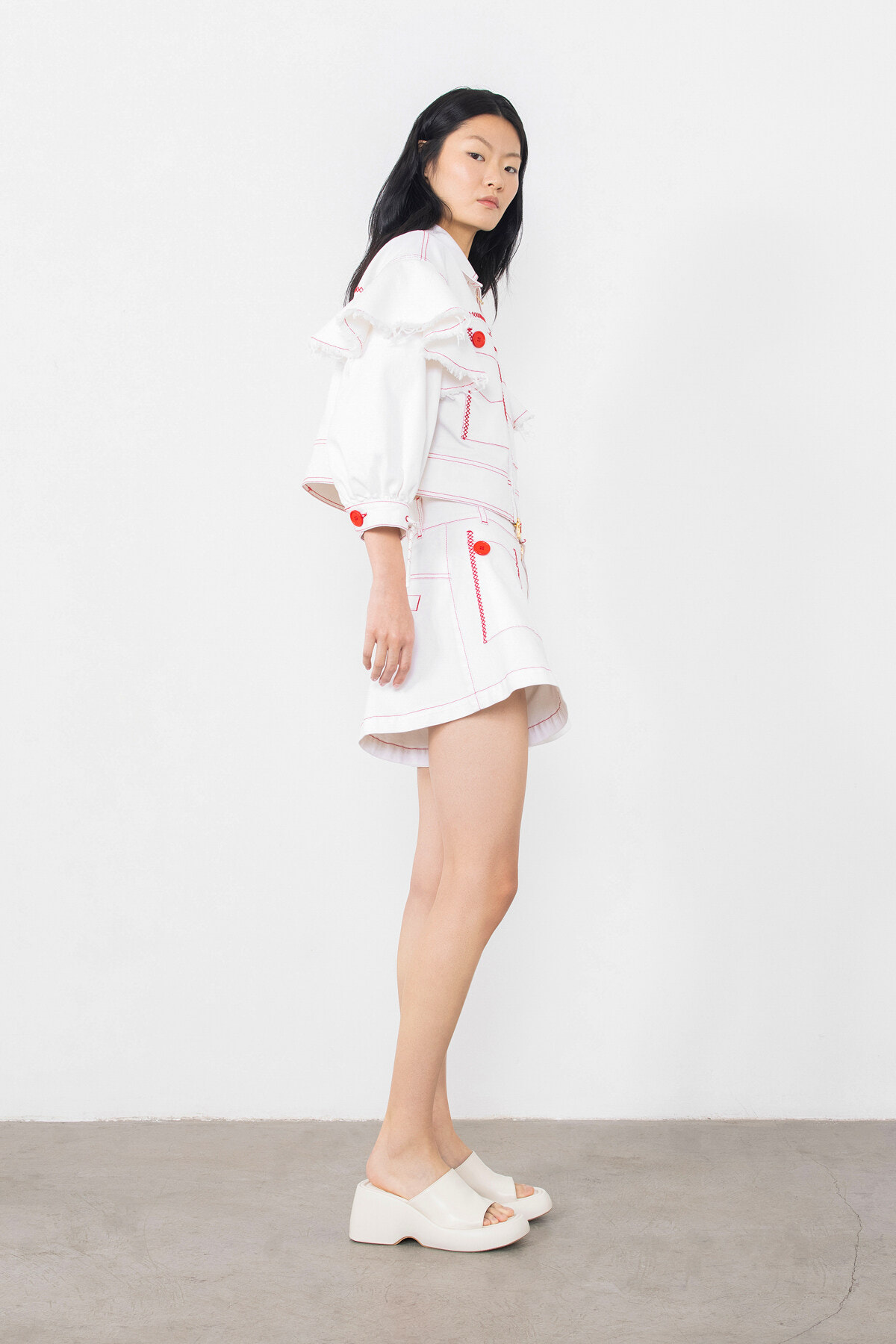 Dikiş Detaylı Jean Şort