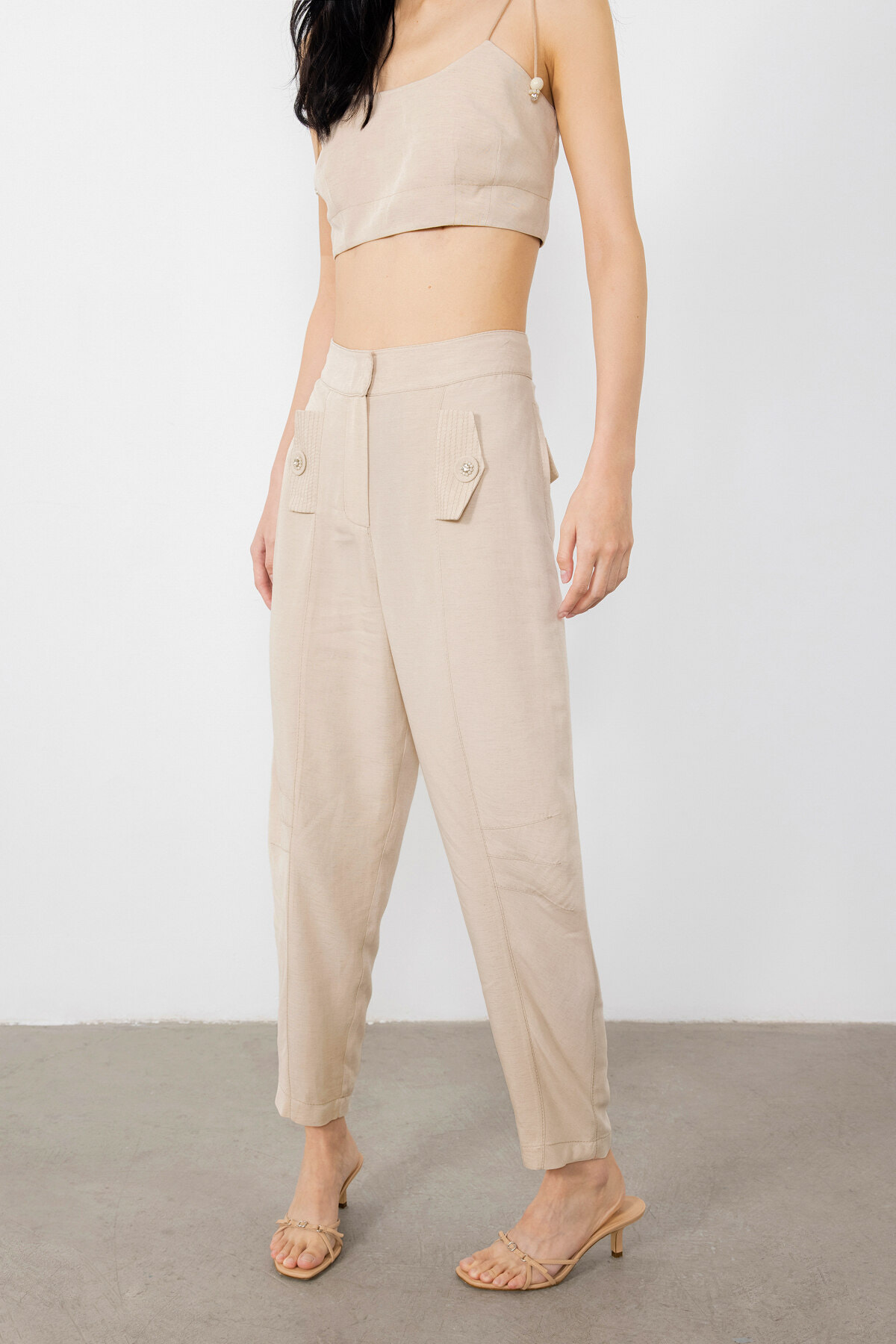 Düğme Detaylı Pantolon