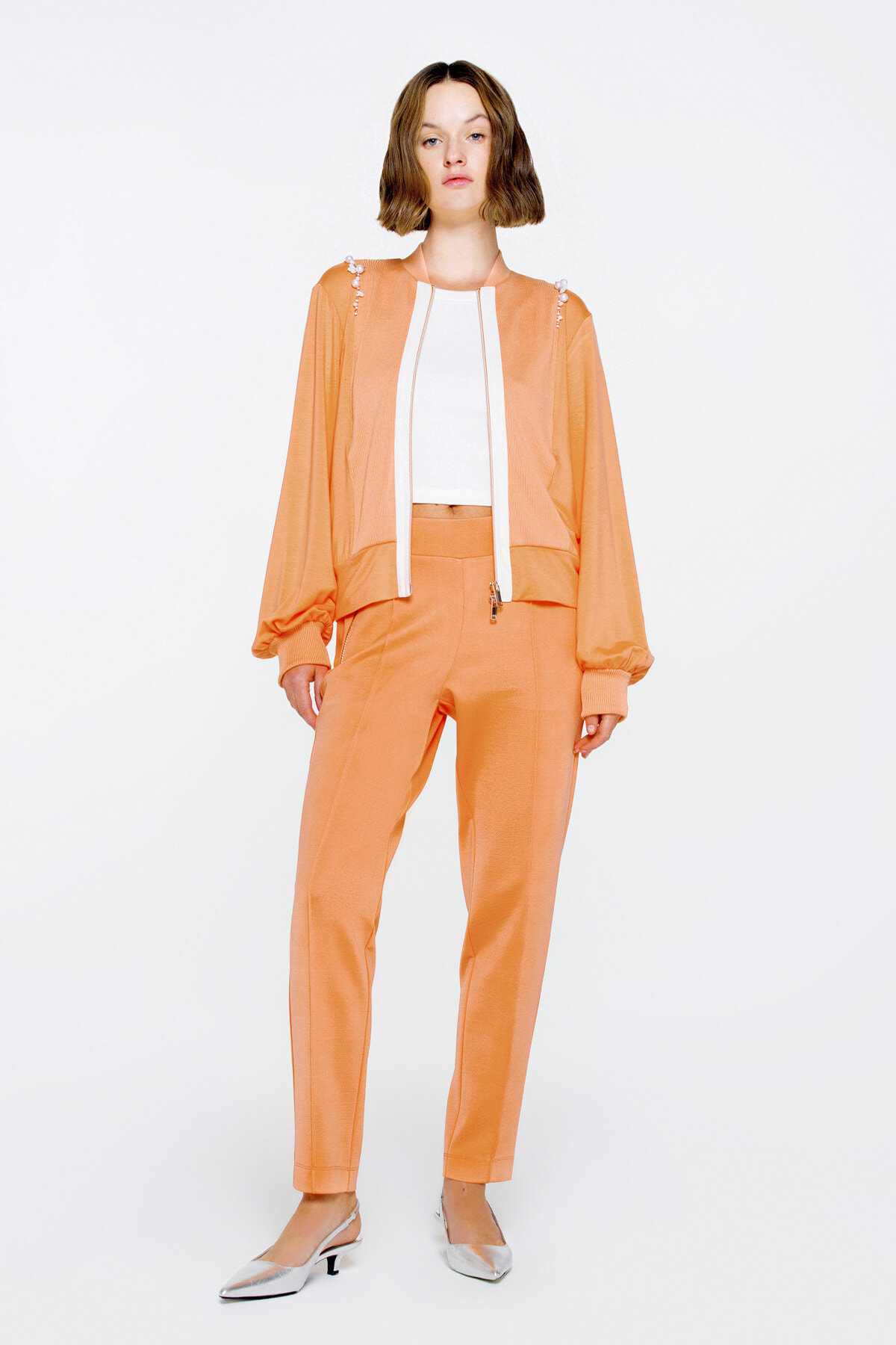 İşlemeli Omuz Detaylı Önden Fermuarlı Somon Ceket