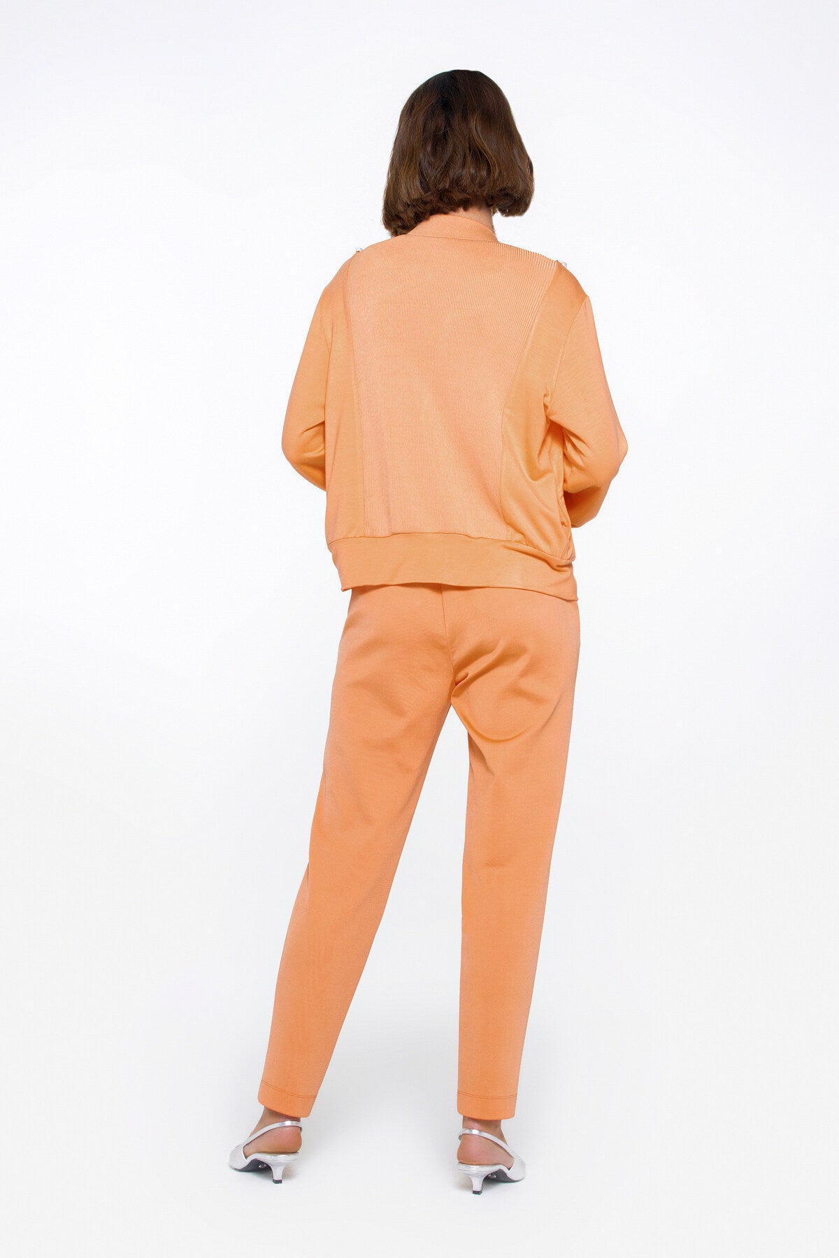 İşlemeli Omuz Detaylı Önden Fermuarlı Somon Ceket