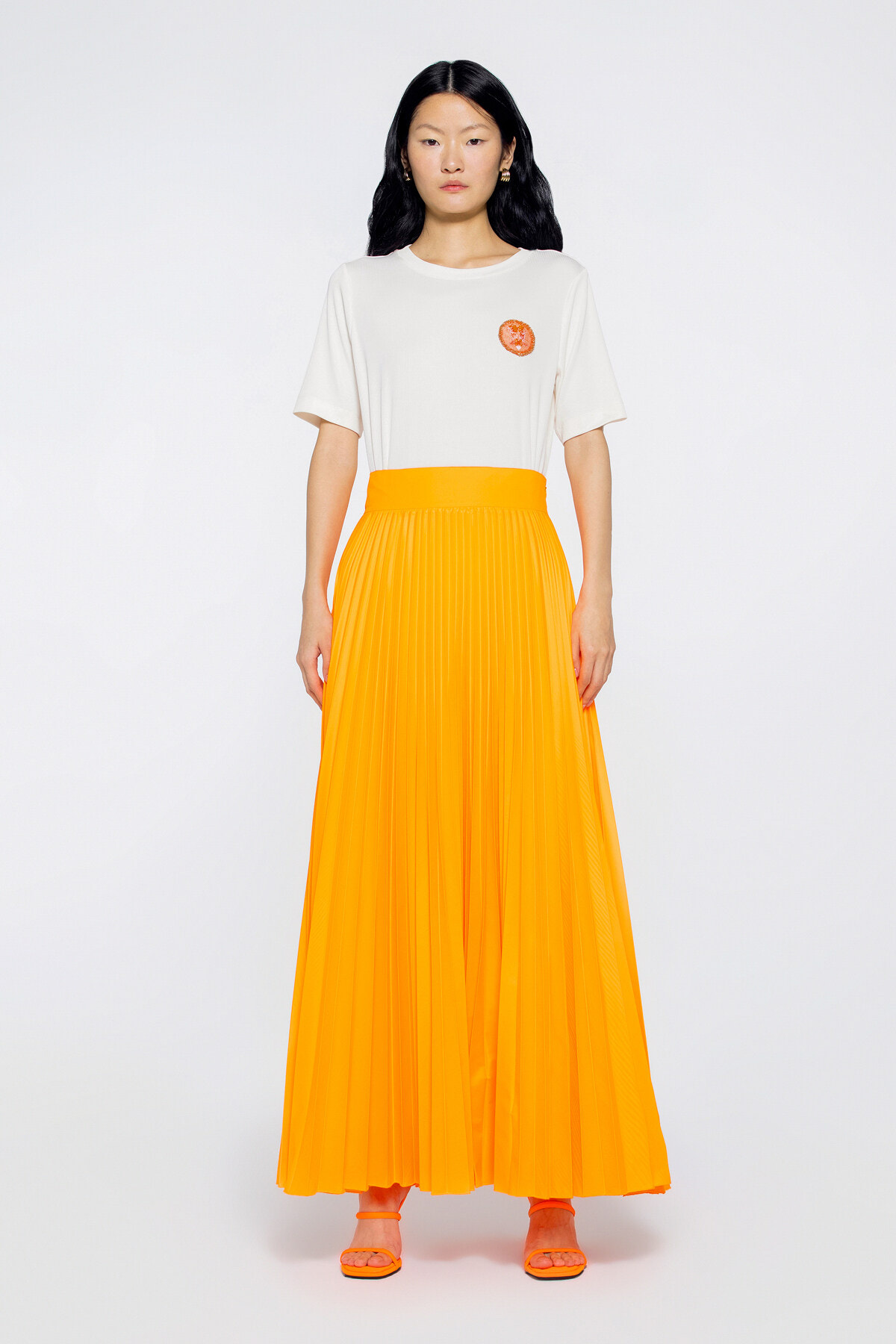 Aplike Nakış Detaylı Basic T-shirt