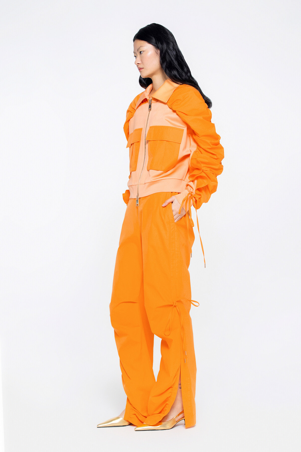 Önden Fermuarlı Cepli Kolları Büzgülü Somon Ceket