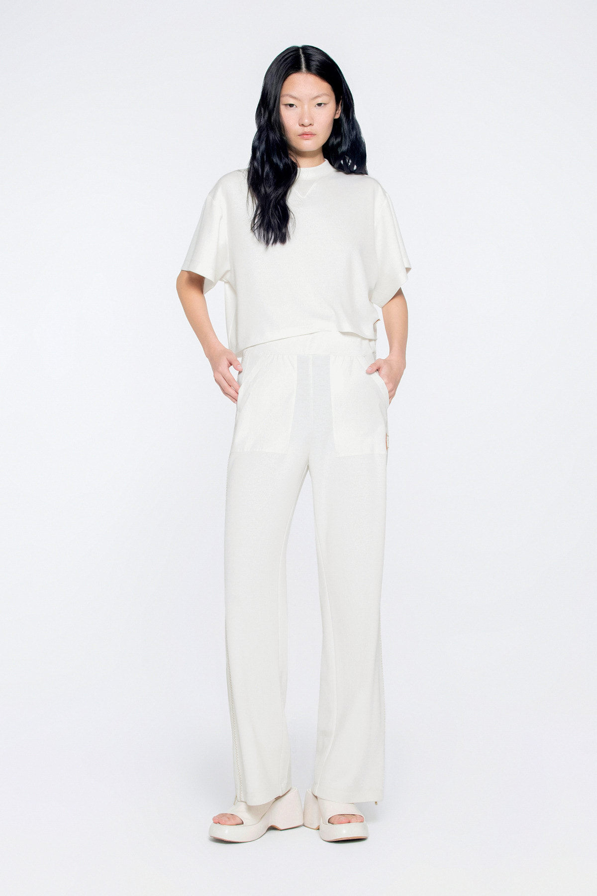 Yanlar Zikzak Dikiş Süslemeli Paçadan Fermuarlı Eşofman Altı