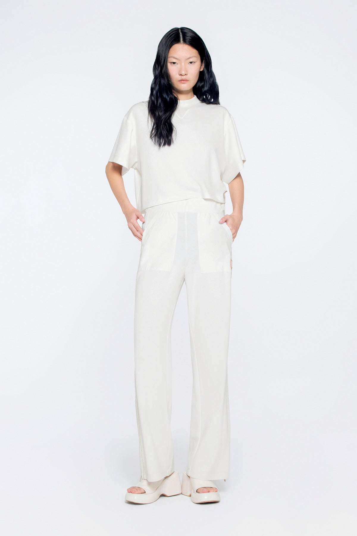 Yanlar Zikzak Dikiş Süslemeli Paçadan Fermuarlı Eşofman Altı