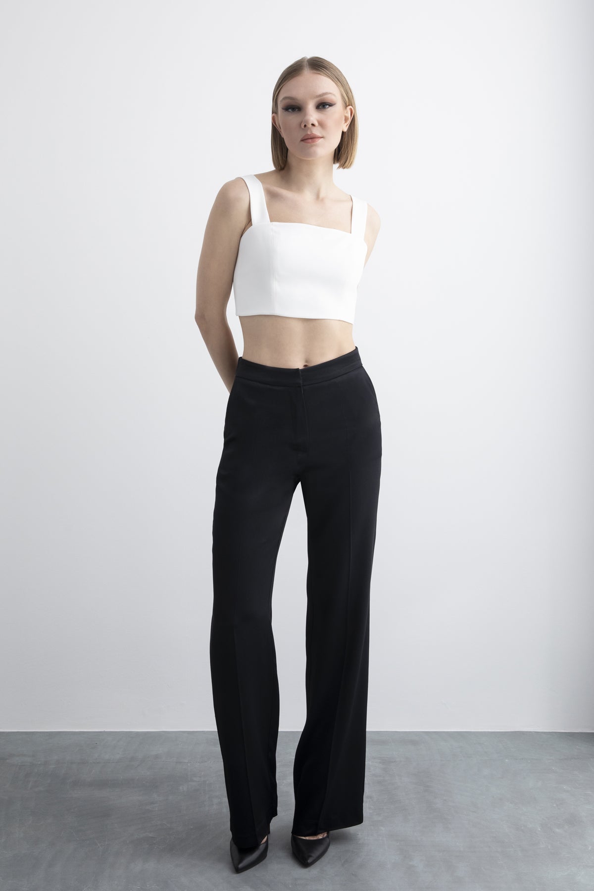 Kalın Askılı Crop Top