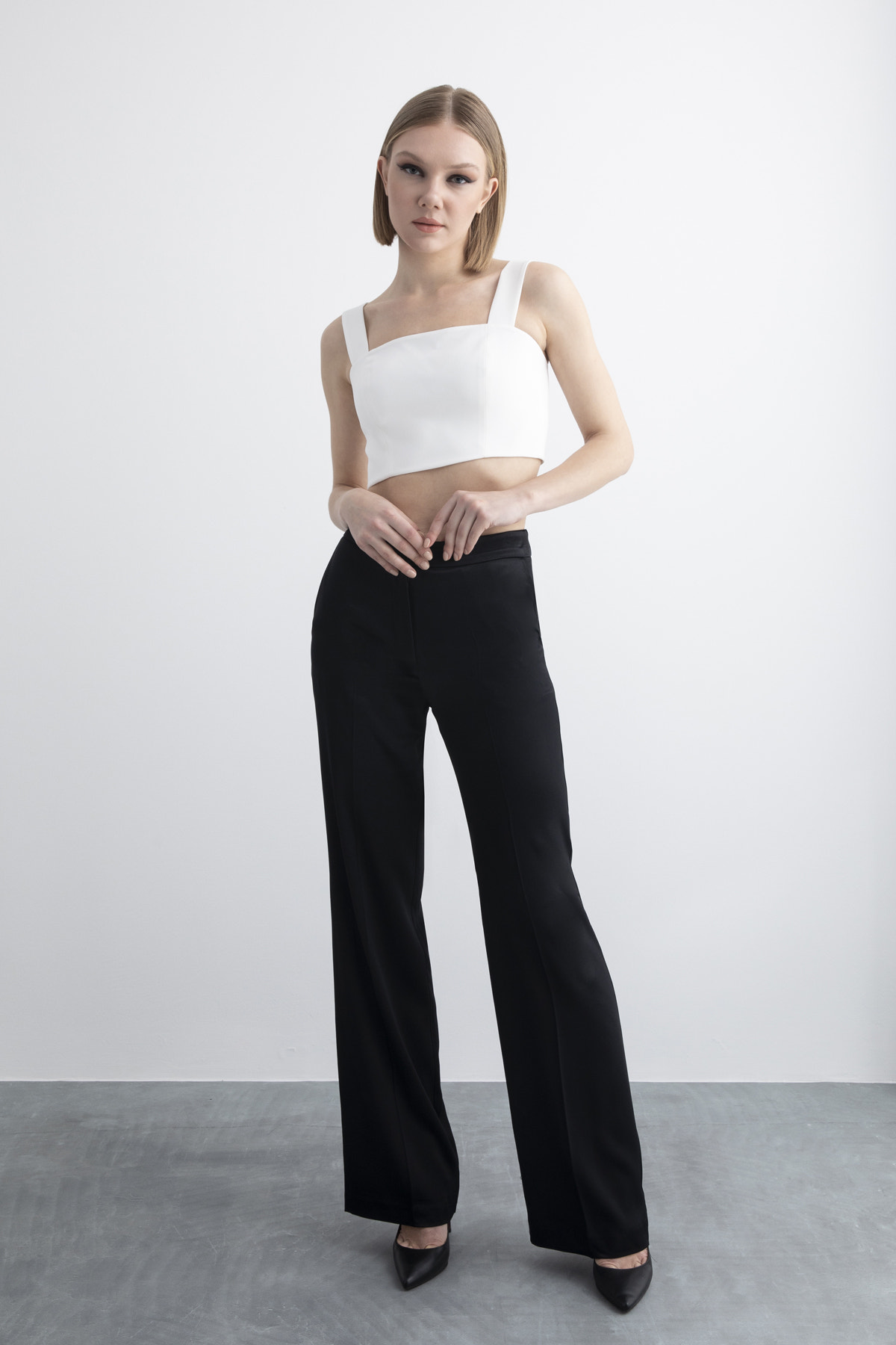 Kalın Askılı Crop Top