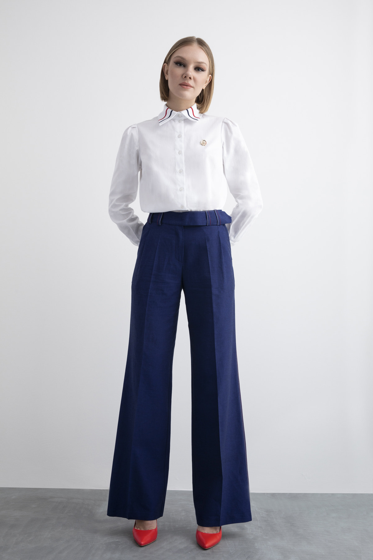 Kemer Detaylı Bol Paça Pantolon