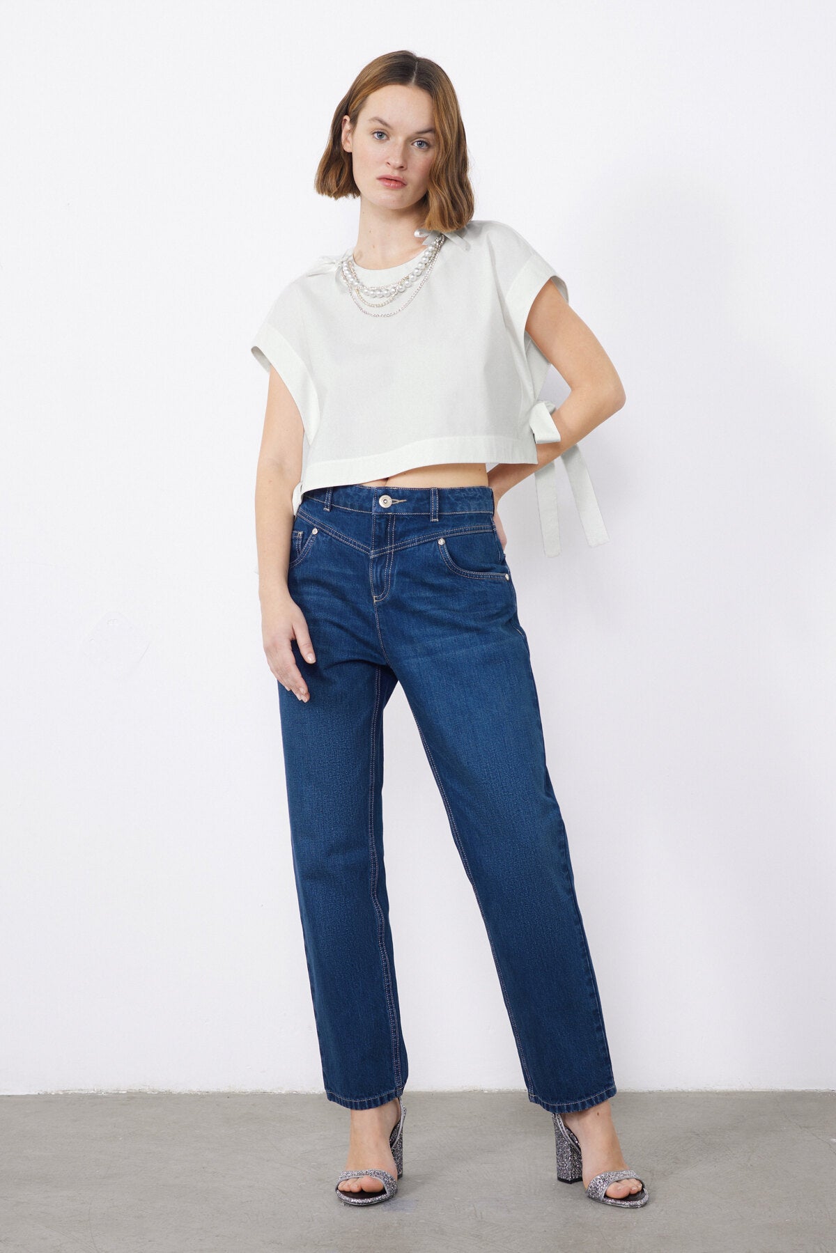 Çıkarılabilir Kolye Aksesuarlı Yandan Bağlama Detaylı Crop