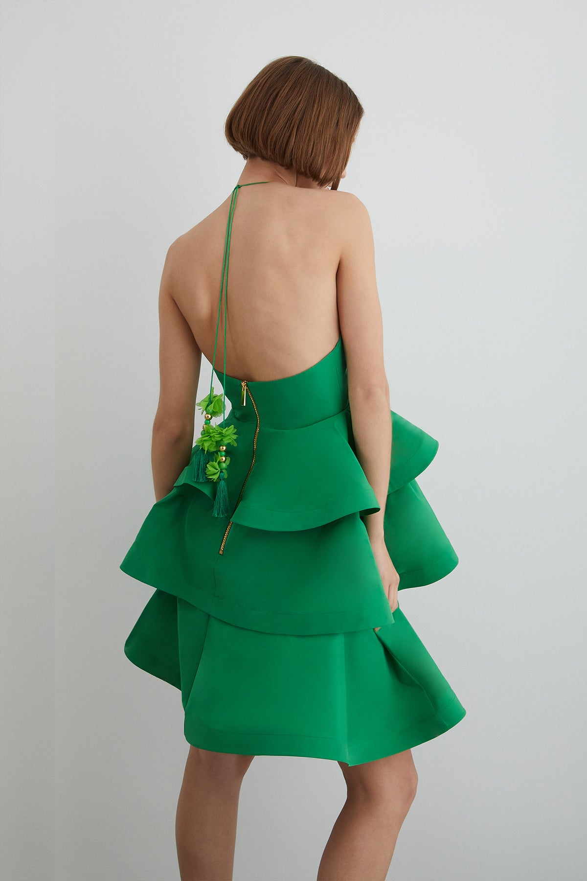 Boyundan Bağlamalı Kalp Yaka Volanlı Straplez Mini Elbise