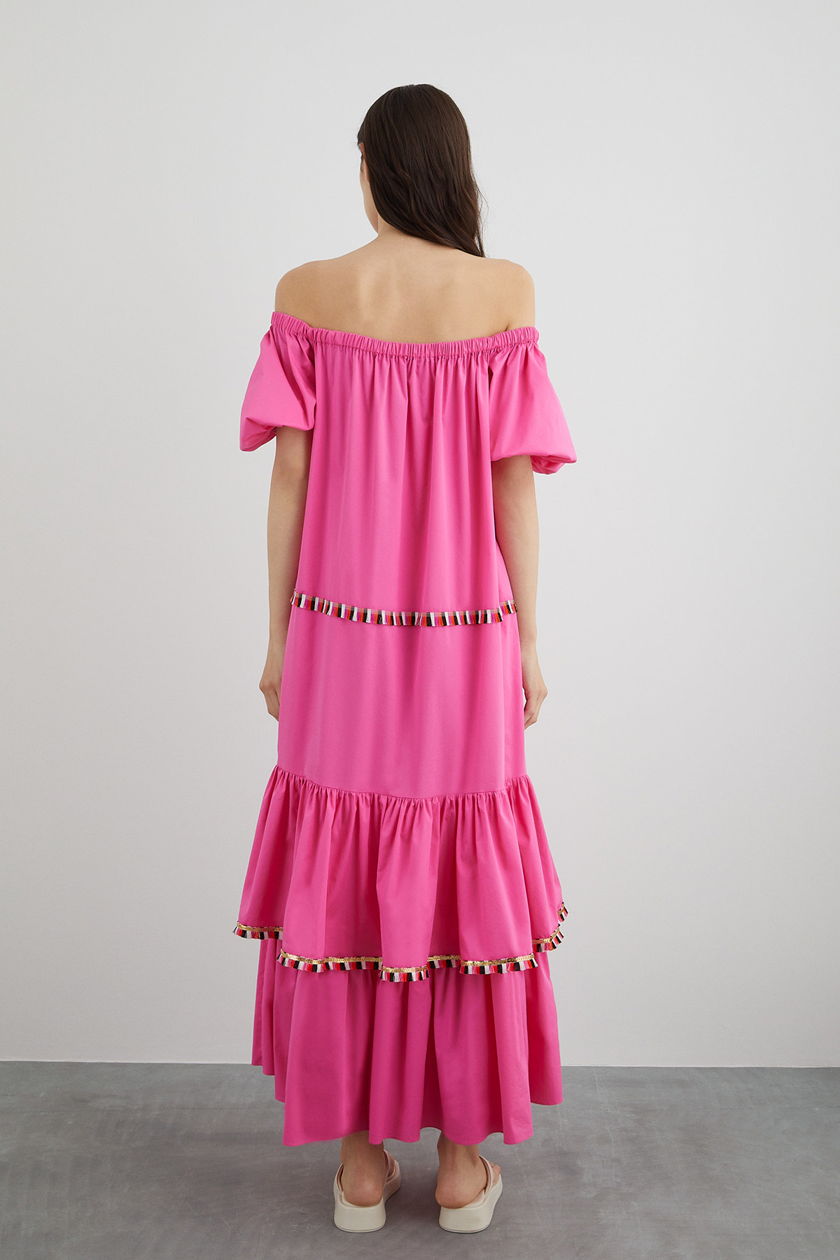 Çizgili Şerit Detaylı Kayık Yaka Poplin Uzun Elbise