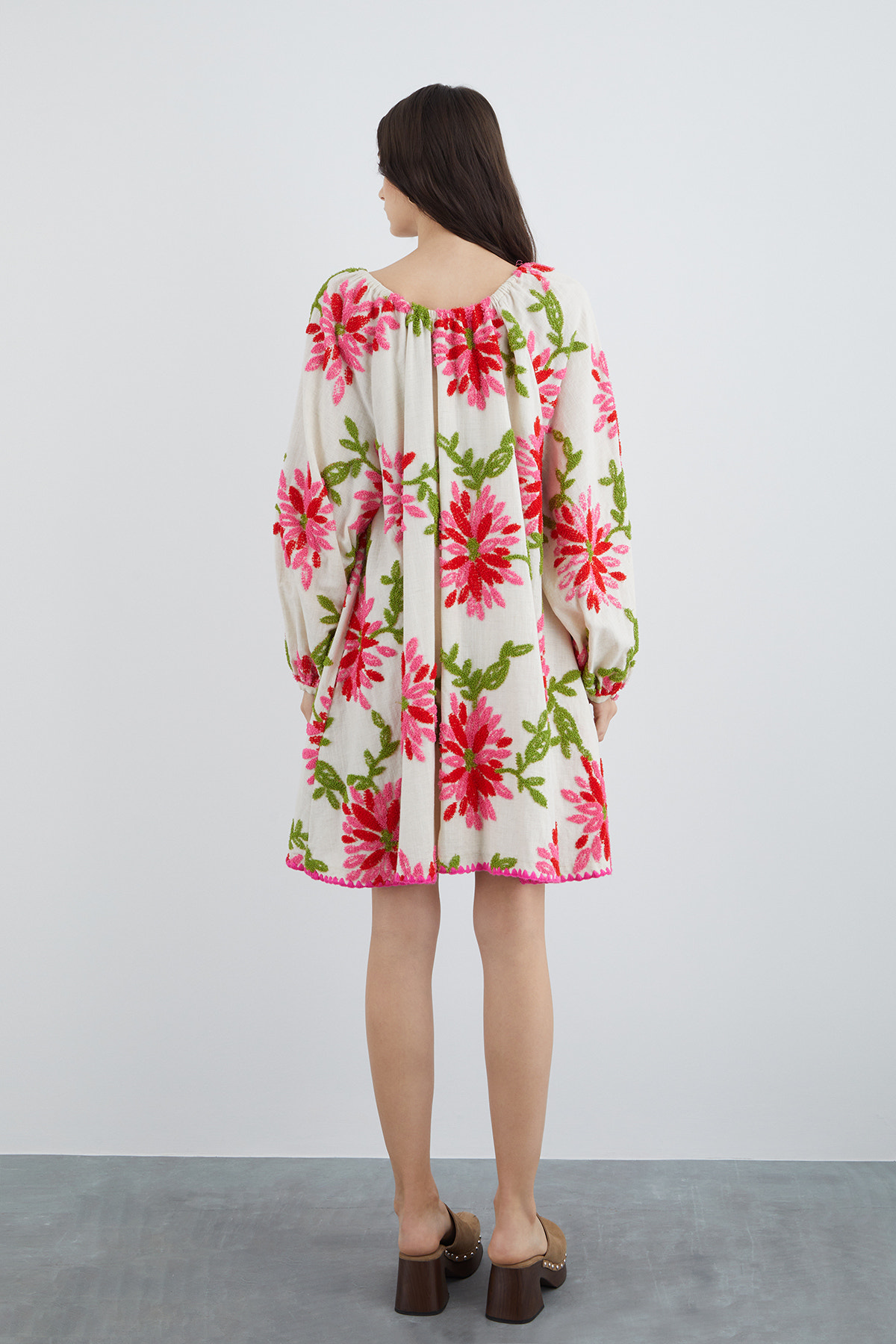 Çiçek Desenli Kısa Boy Bol Elbise