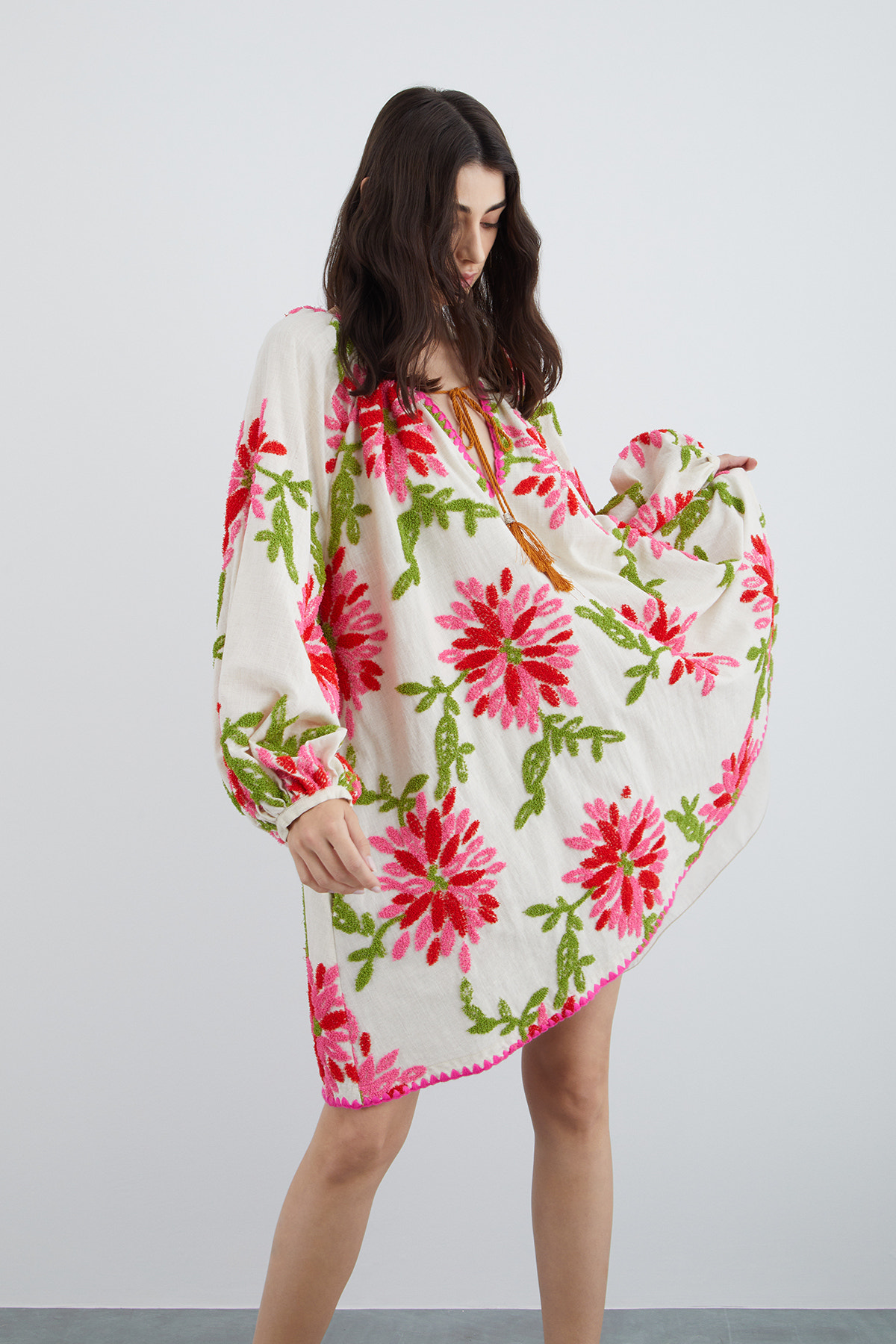 Çiçek Desenli Kısa Boy Bol Elbise