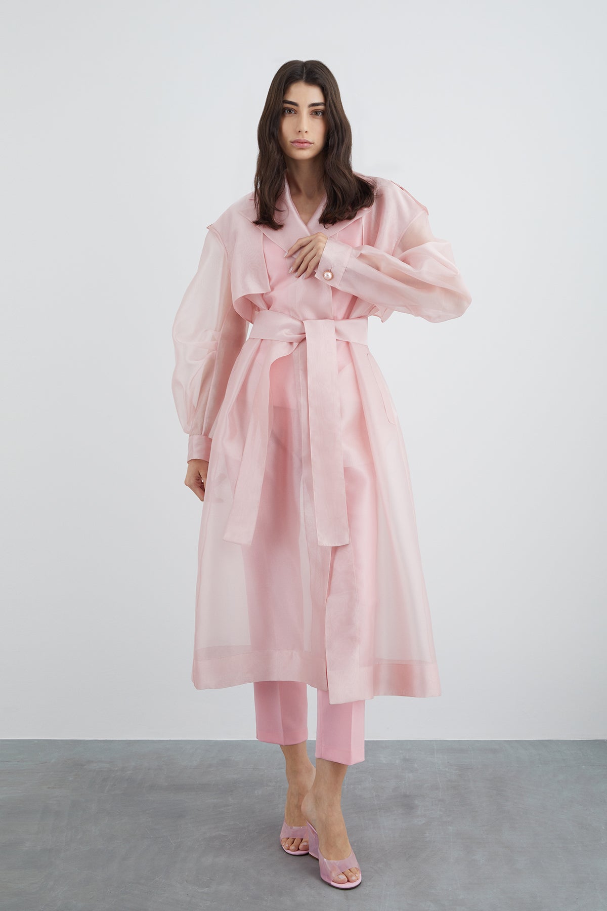 İnci Düğme Detaylı Uzun Organze Ceket