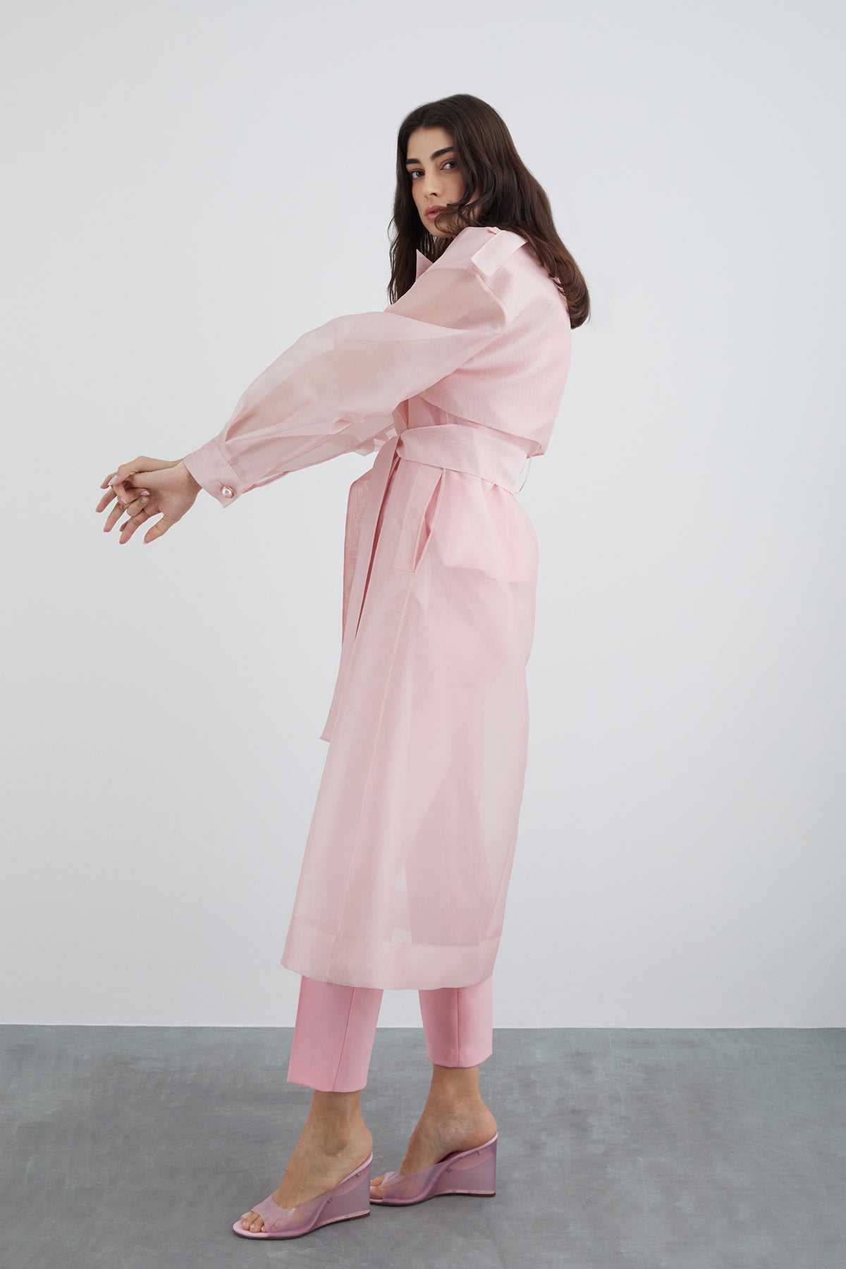 İnci Düğme Detaylı Uzun Organze Ceket