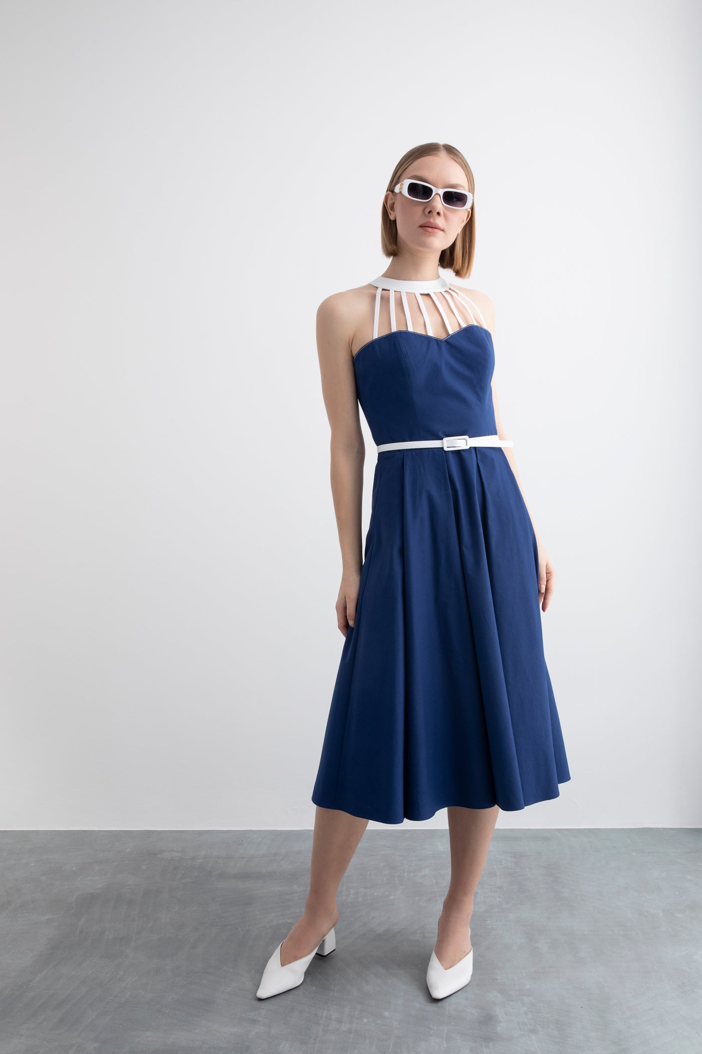 Kemerli Korse Görünümlü Kloş Etekli Midi Boy Pamuk Elbise