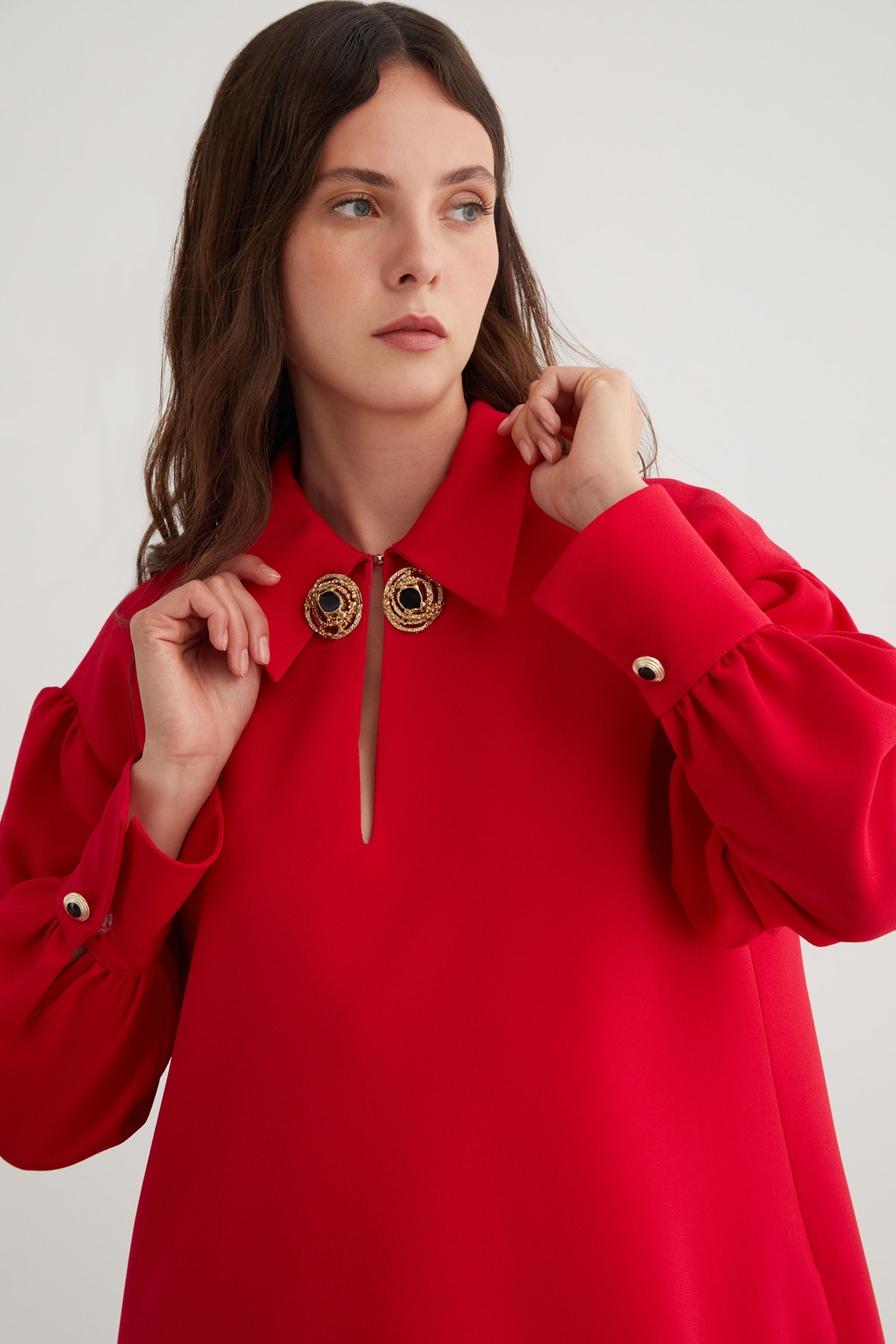 Düğme Detaylı Etek Ucu Fırfırlı Kısa Elbise